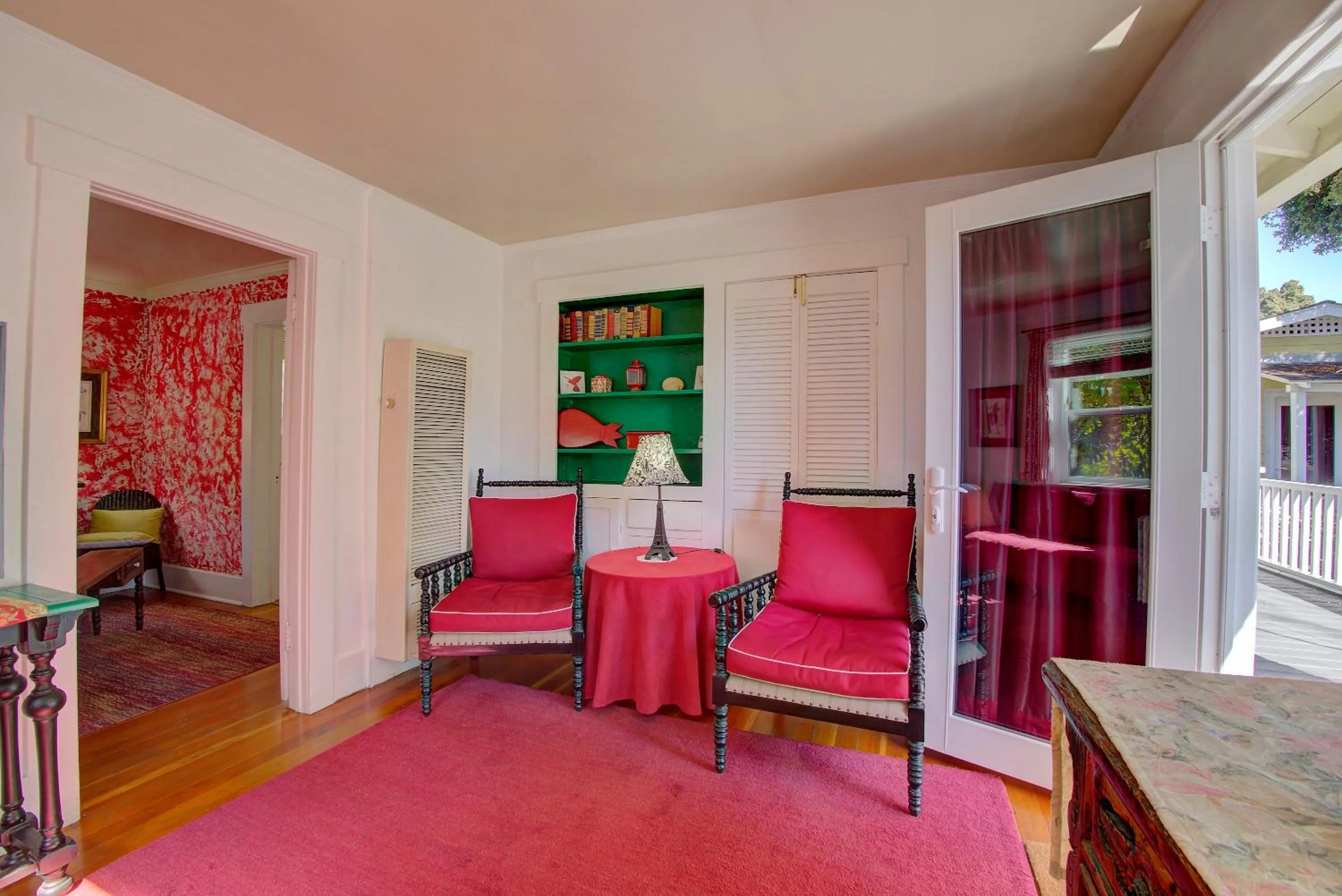 Living room in Secret Garden Inn & Cottages