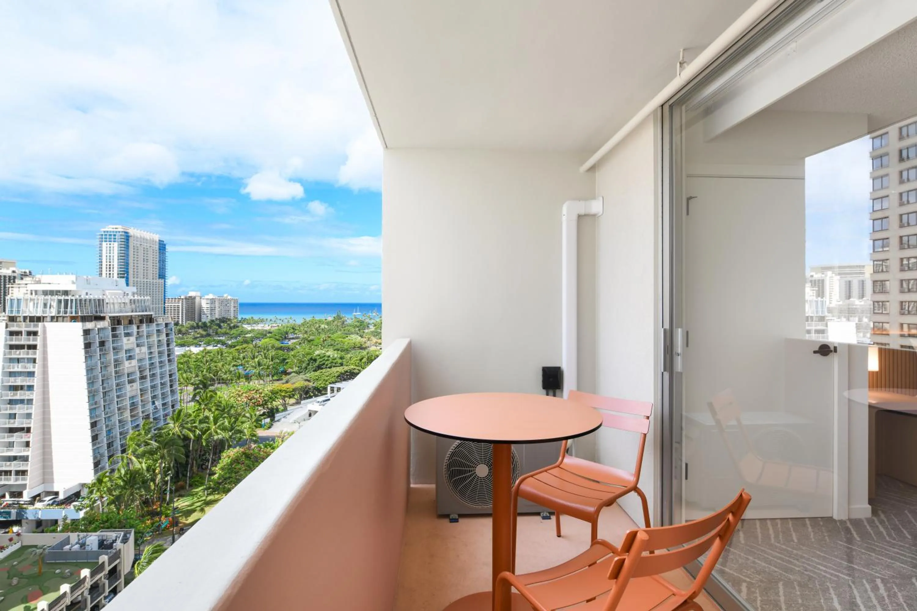 Balcony/Terrace in The Ambassador of Waikiki, Tapestry Collection by Hilton
