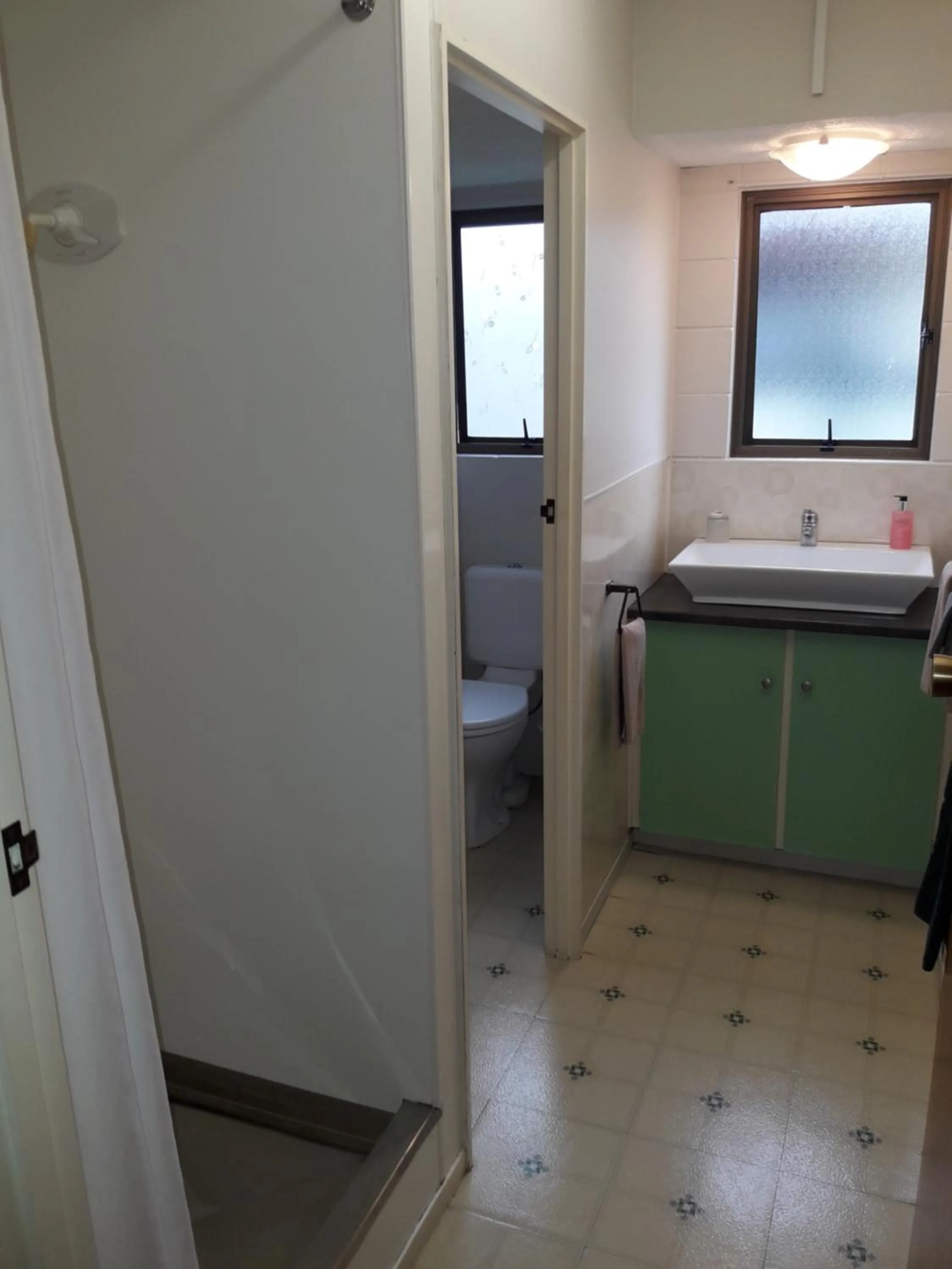 Bathroom in Motel Sierra