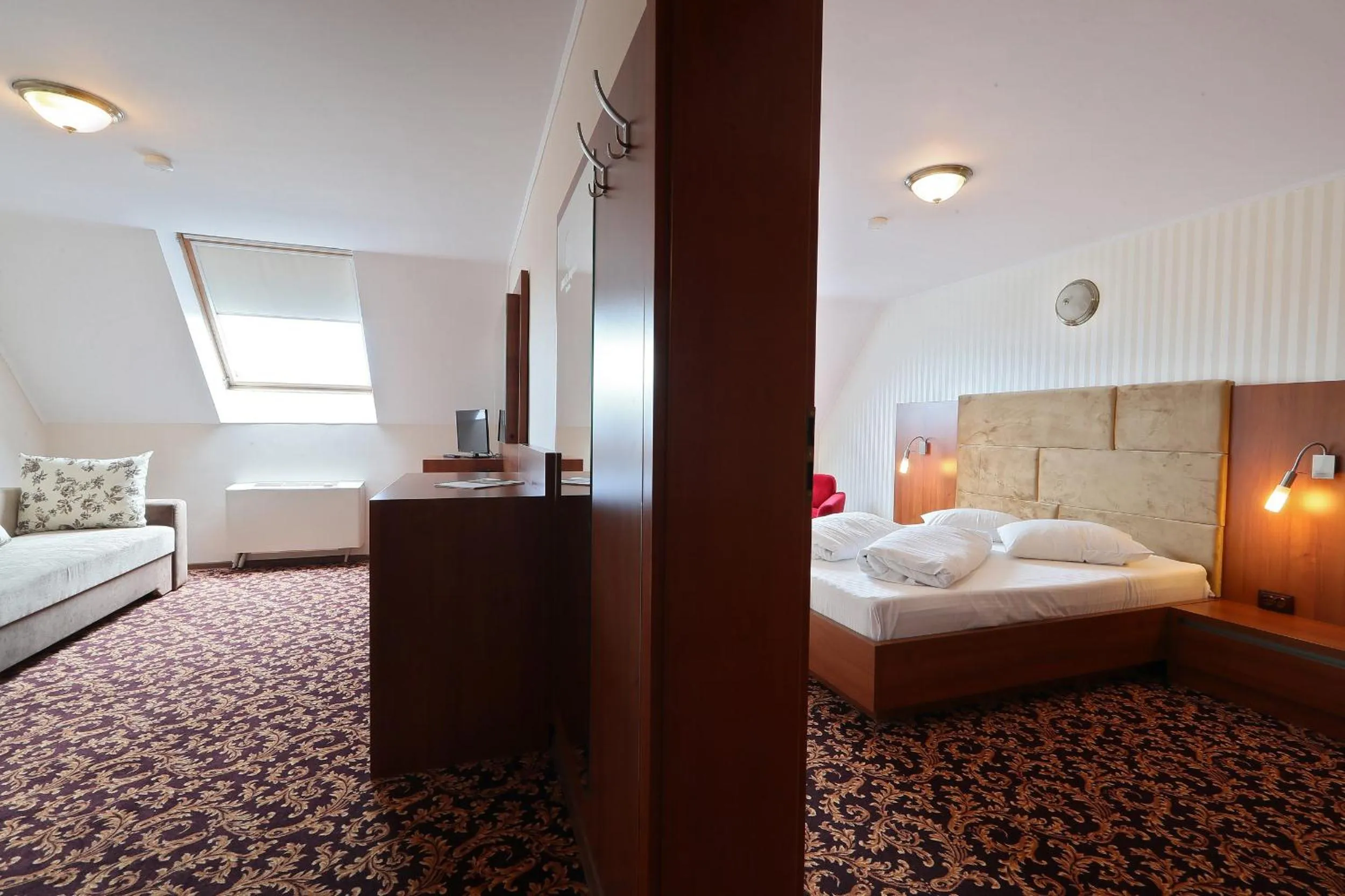 Living room, Bed in Hotel Impero