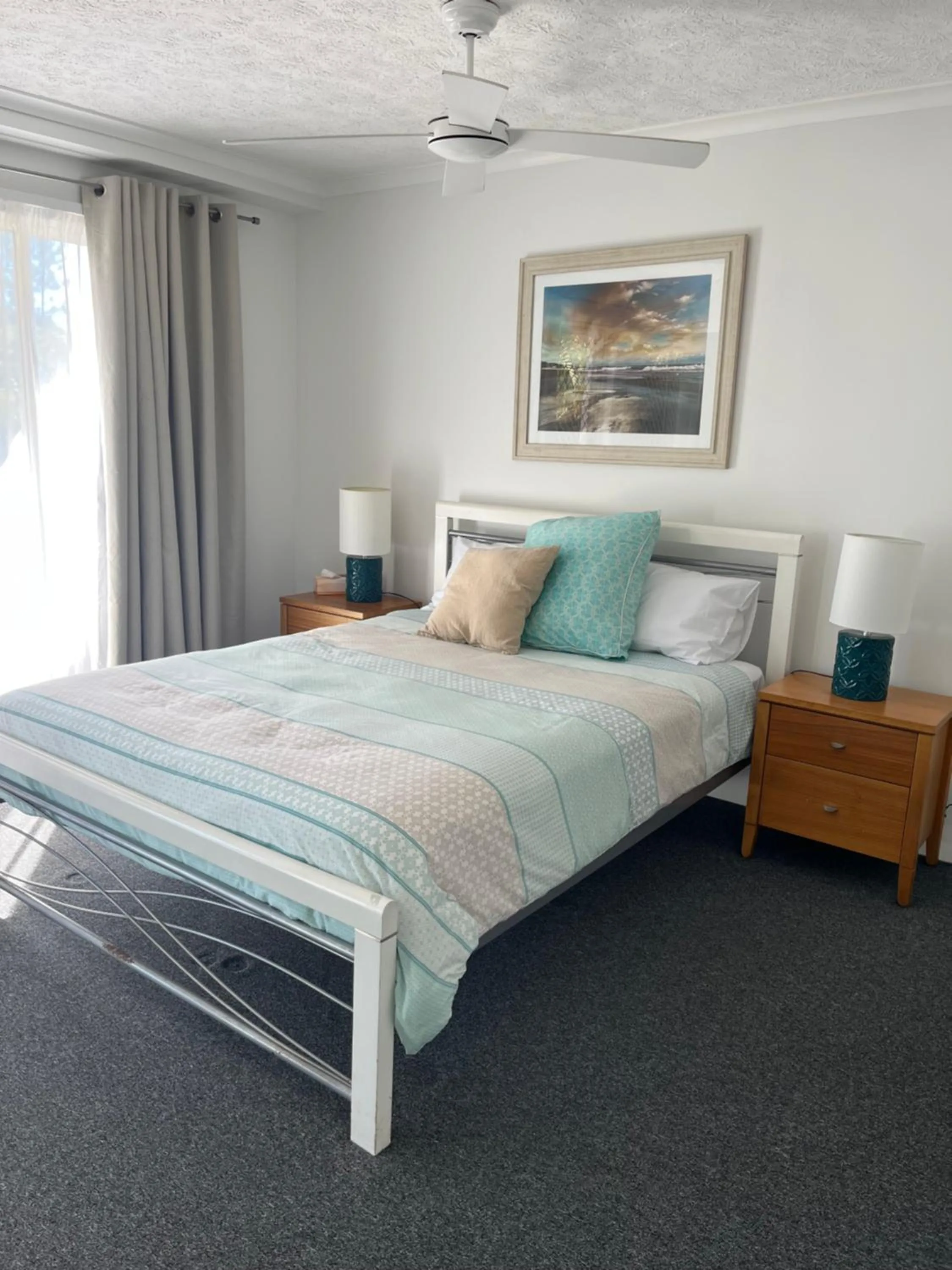 Bedroom, Bed in Sea Mist Palms