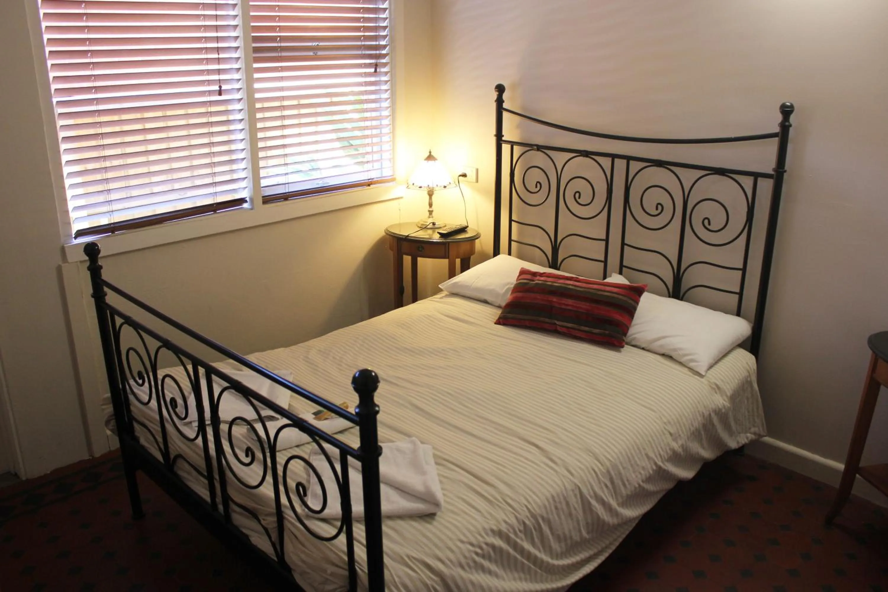 Bed in Burwood Bed and Breakfast