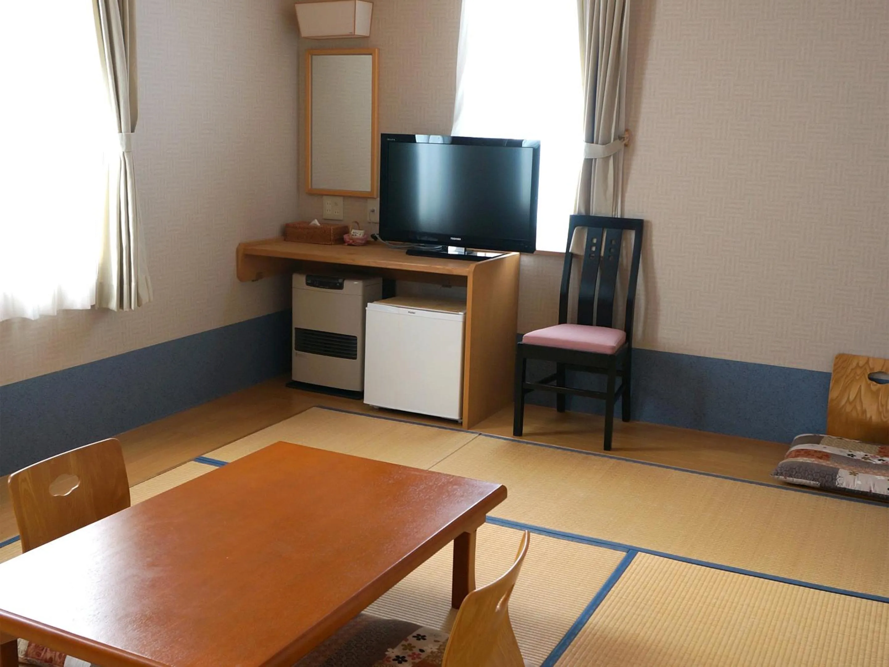 Photo of the whole room in Petit Hotel Blaneneige