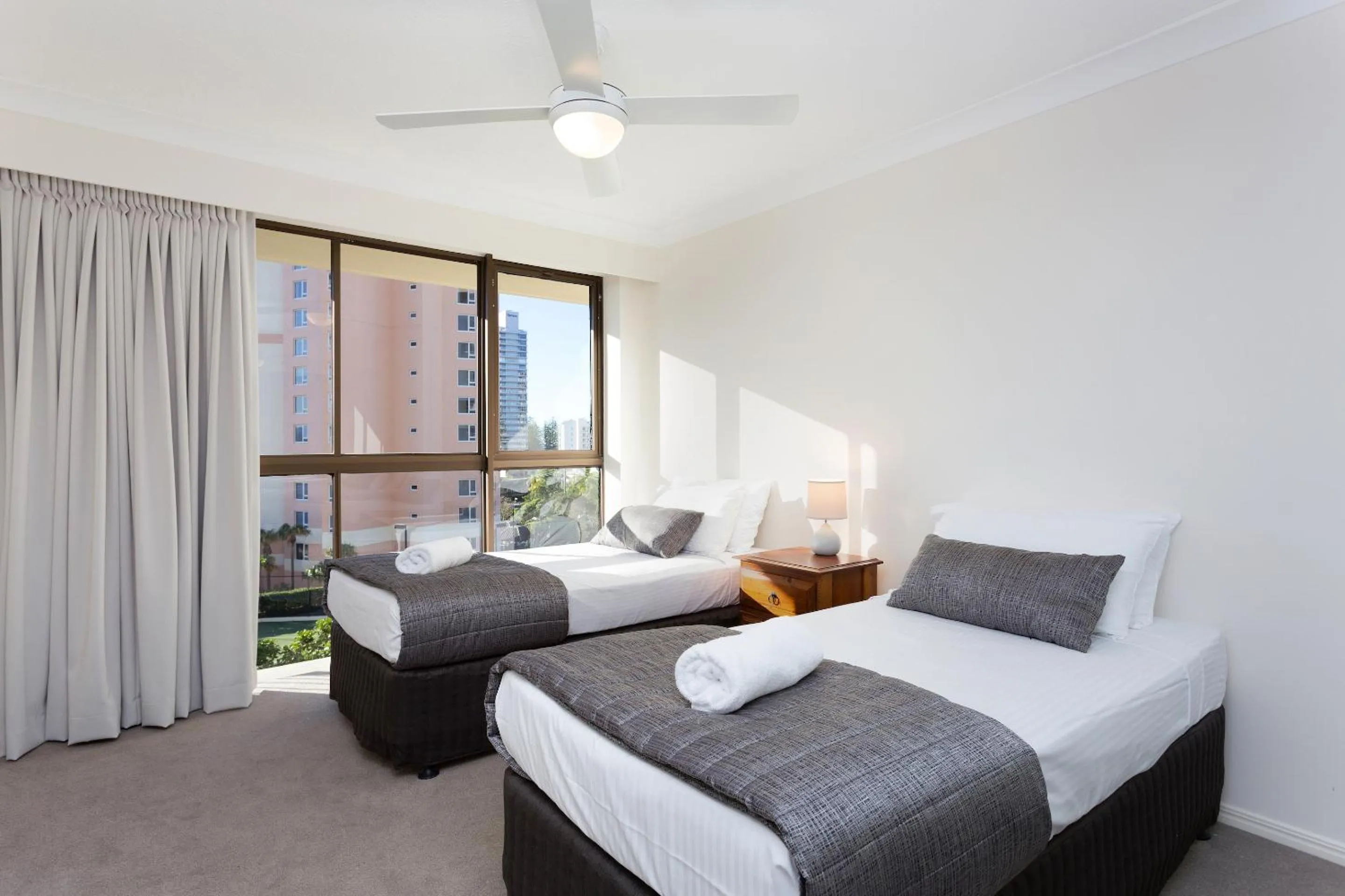 Bedroom, Bed in Capricornia Apartments