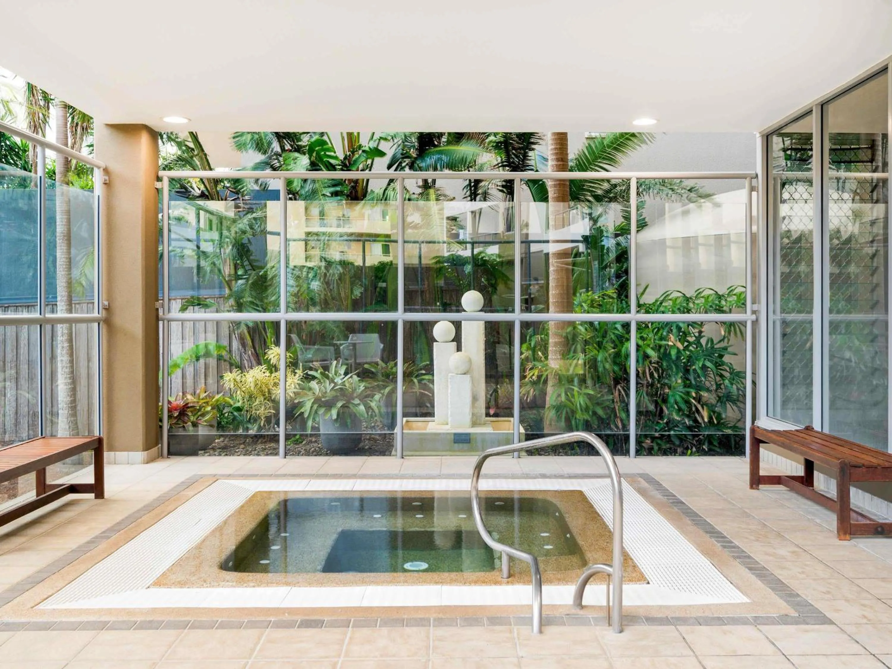 Property building in Mantra The Observatory