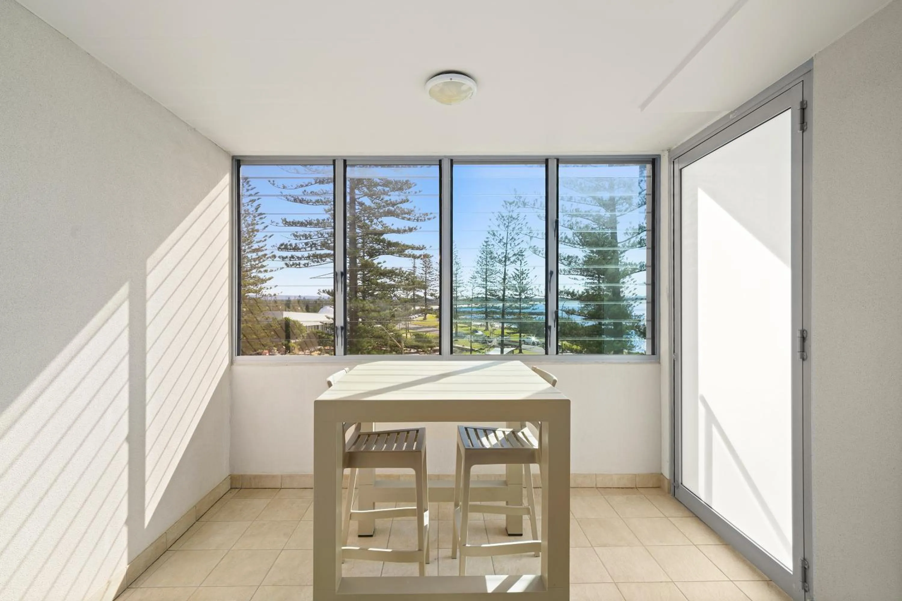 Dining area in Mantra The Observatory