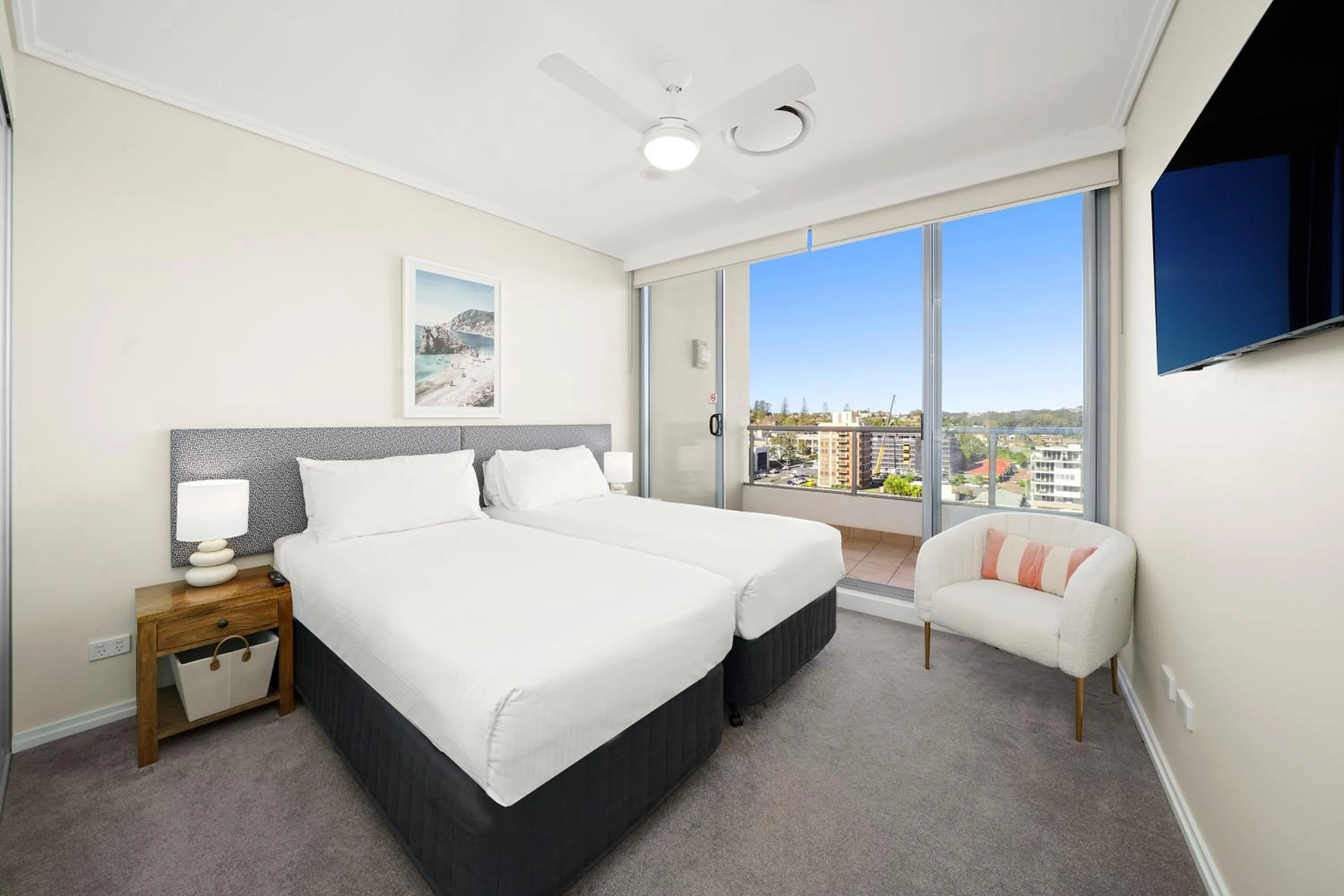 Bed in Mantra The Observatory