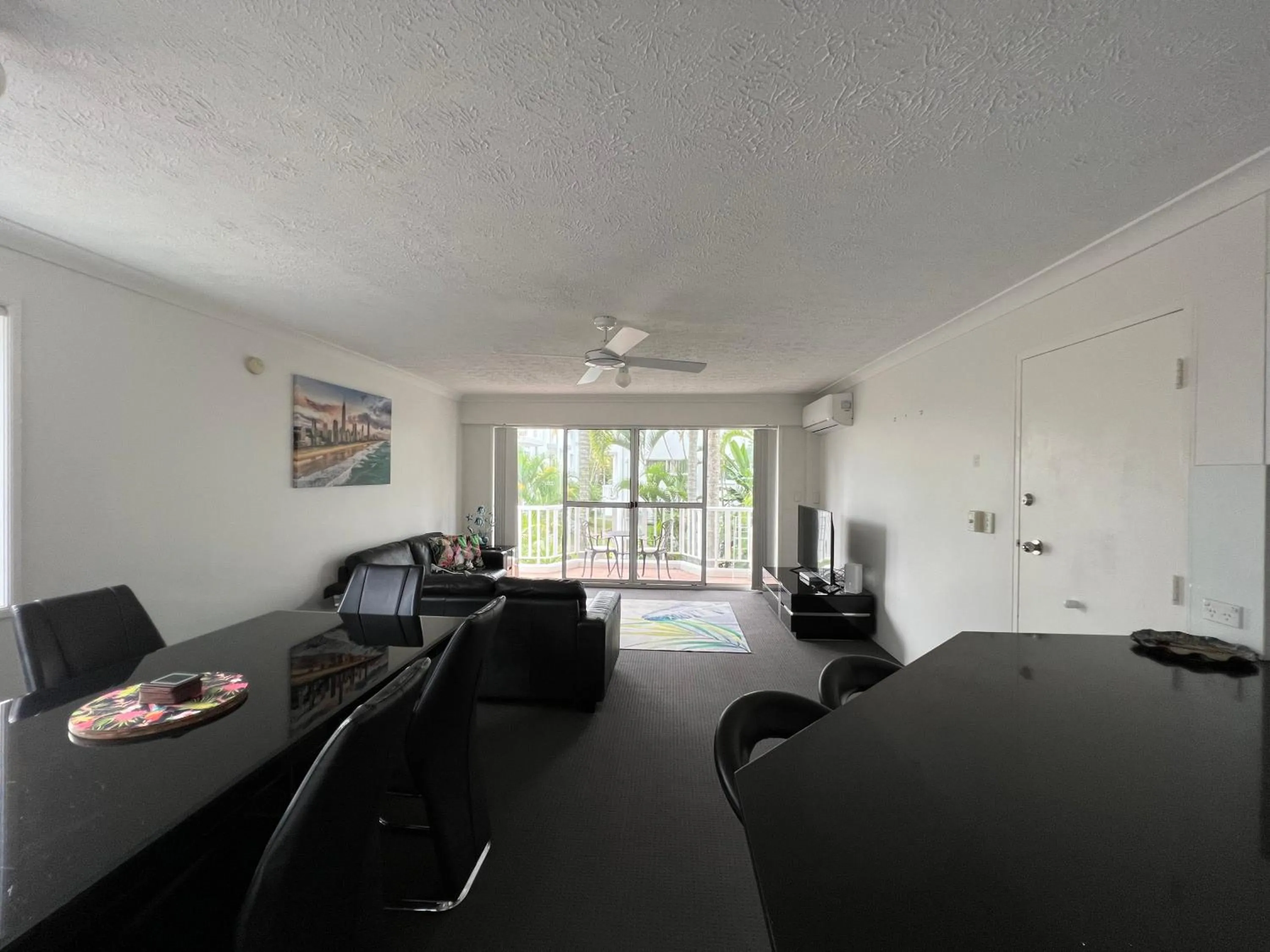 Living room in Cascade Gardens Apartments