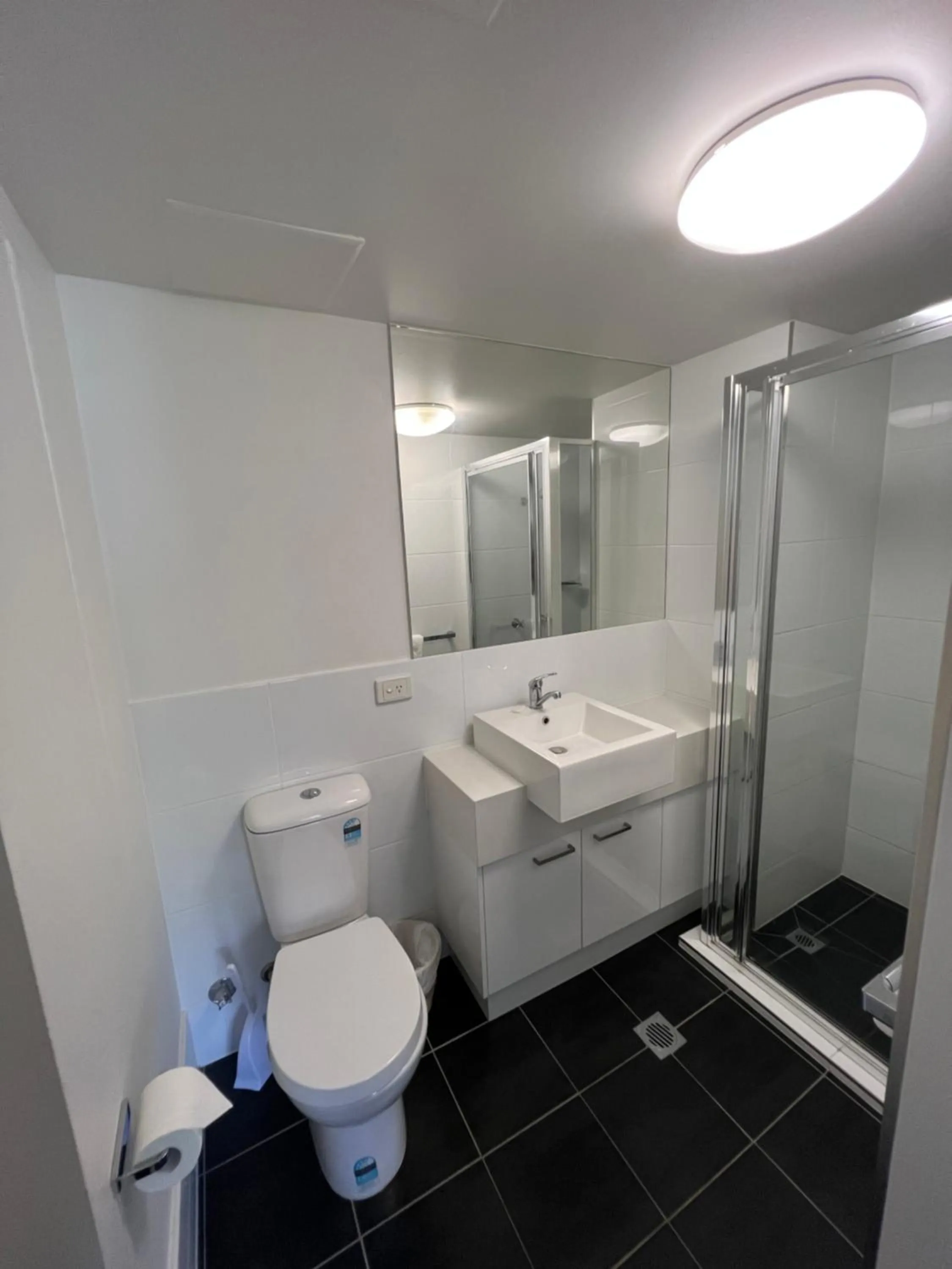 Bathroom in Cascade Gardens Apartments