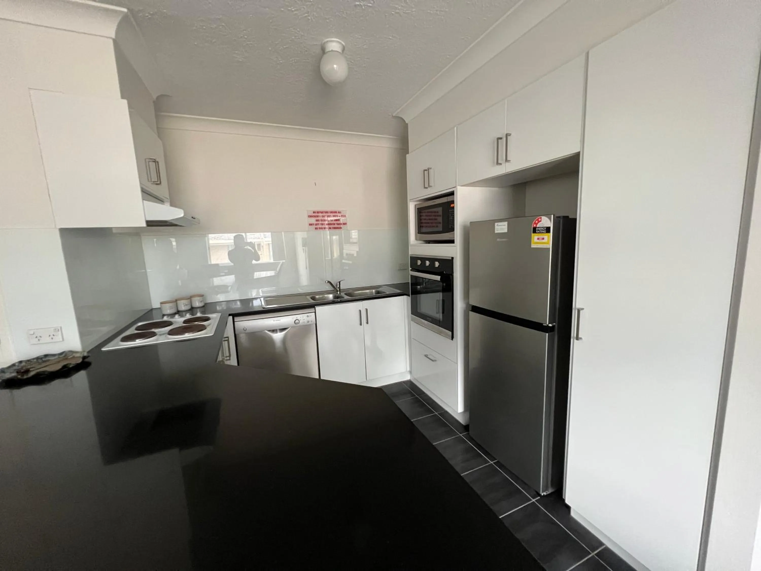 Kitchen or kitchenette in Cascade Gardens Apartments