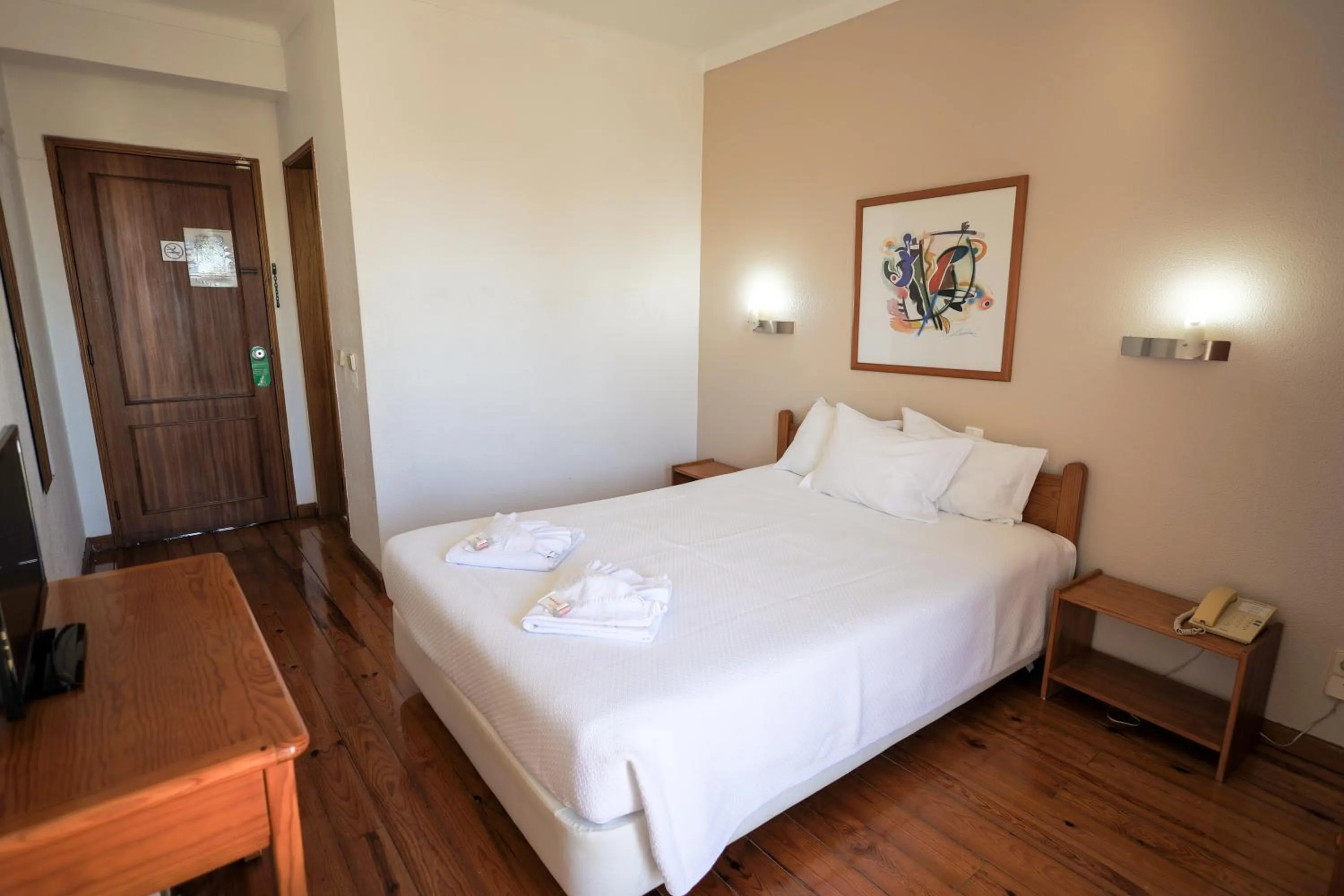 Bedroom, Bed in Portimão Center Hotel by Umbral