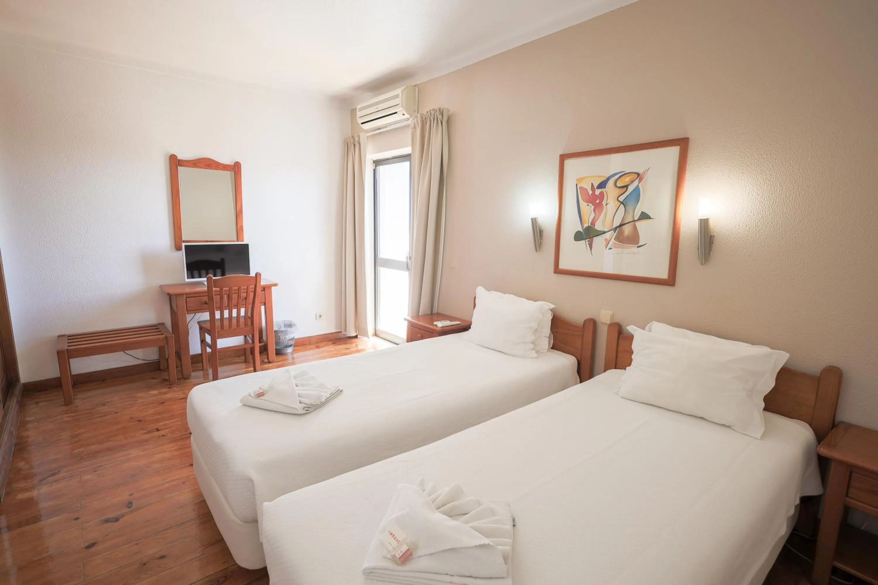 Bed in Portimão Center Hotel by Umbral