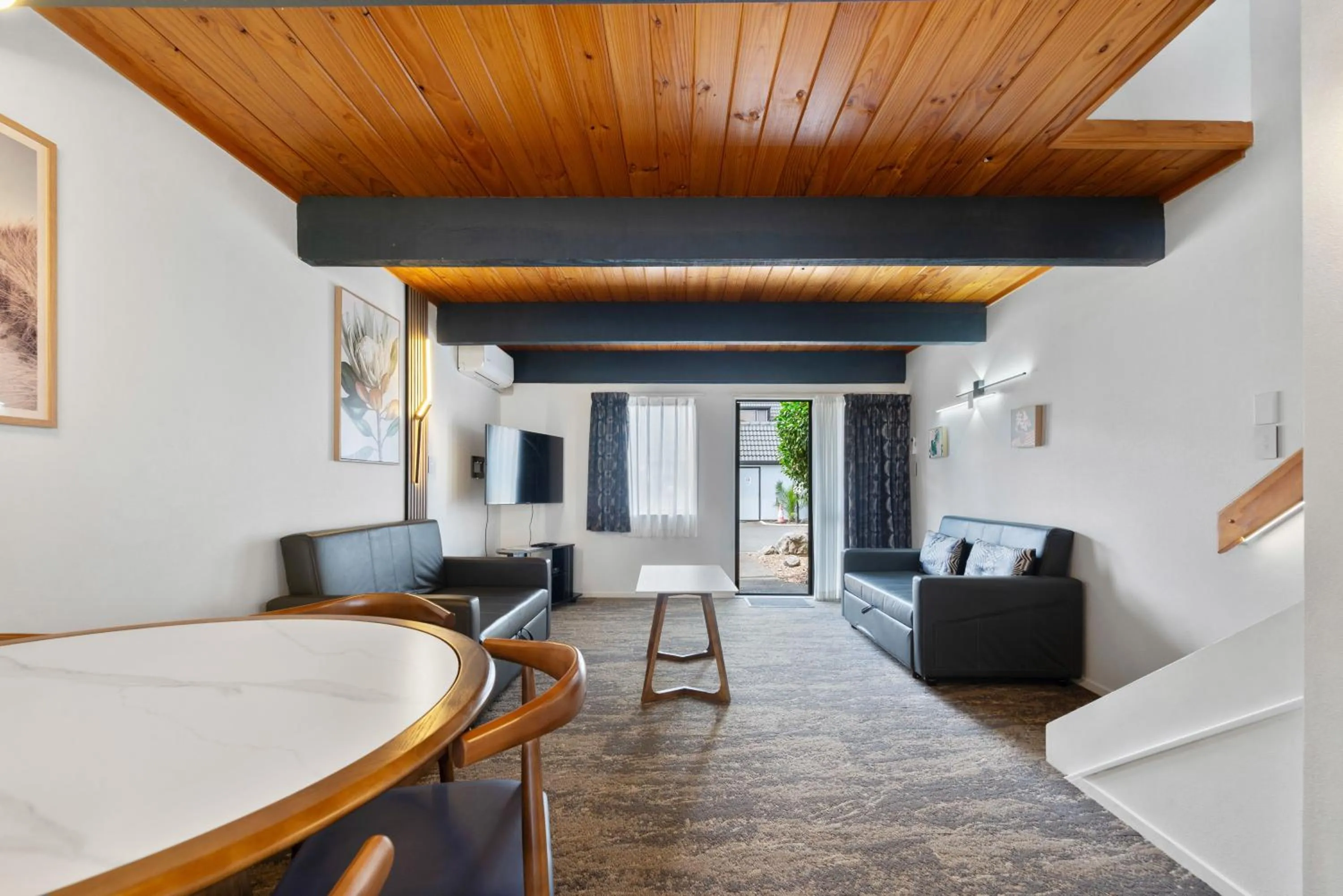 Bed in Wylie Court Motor Lodge