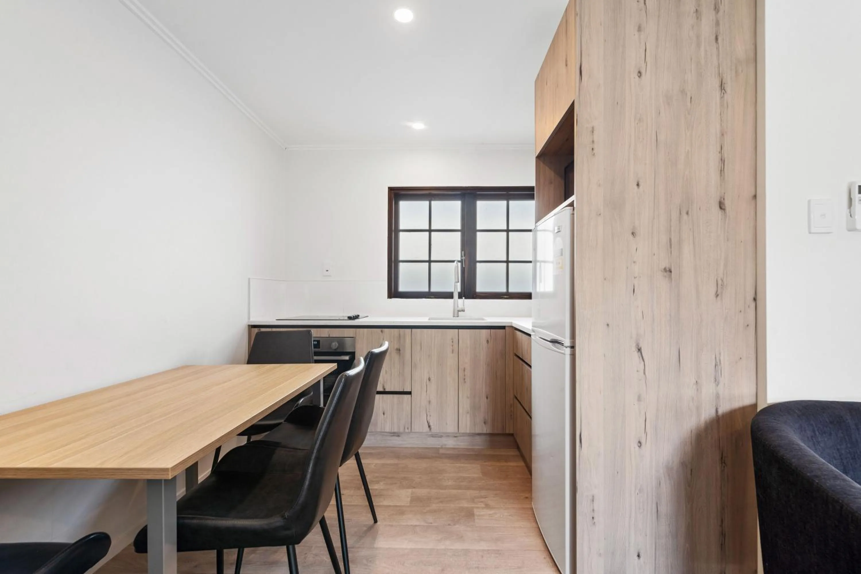 Kitchen or kitchenette in Wylie Court Motor Lodge