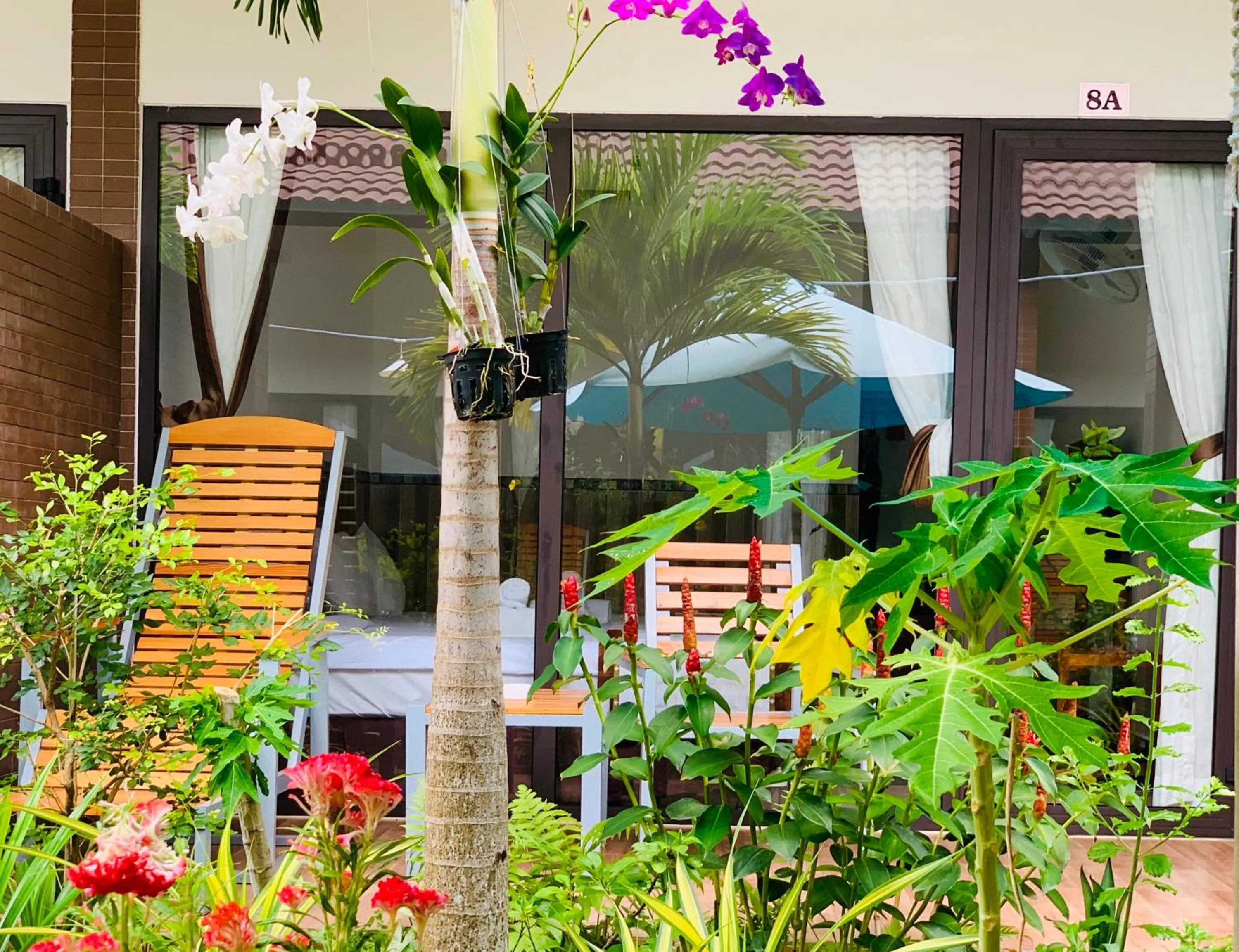 Facade/entrance in Canary Bungalow