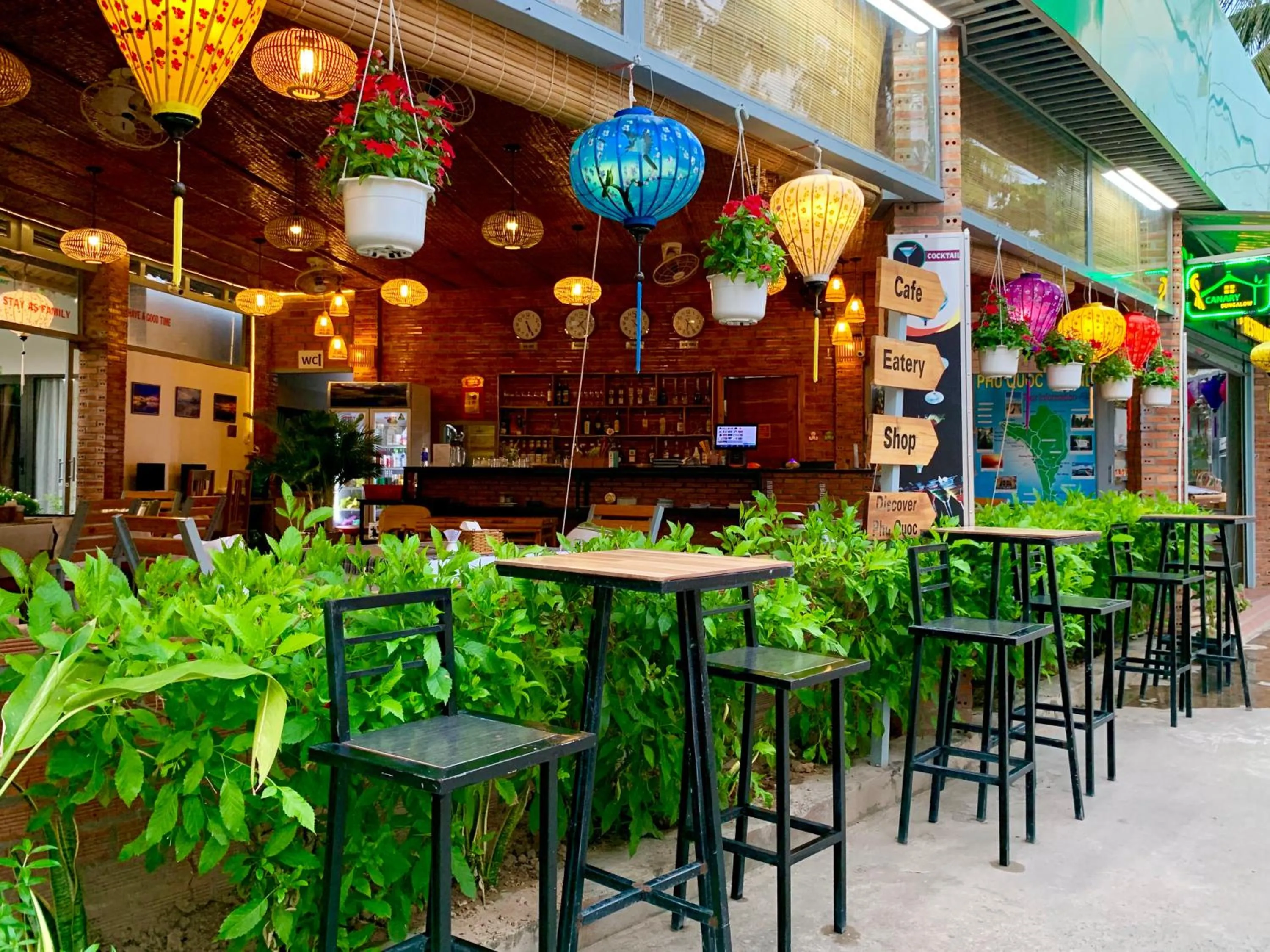 Property building in Canary Bungalow