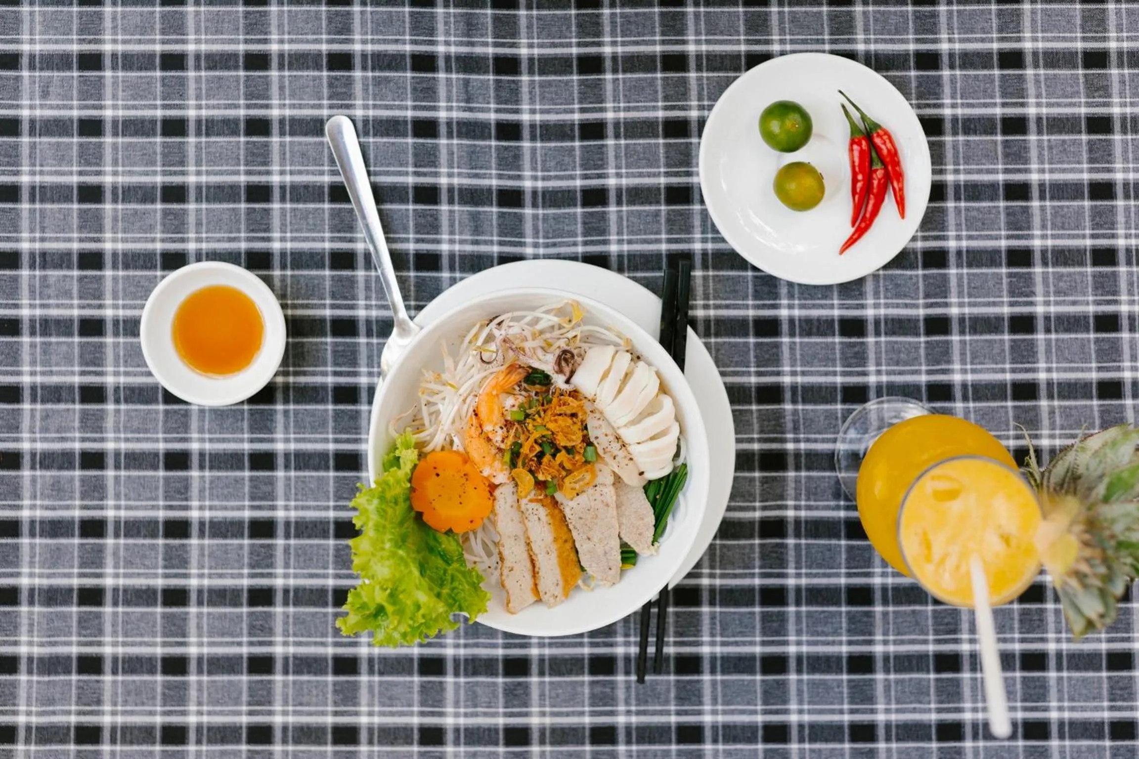 Food and drinks in Canary Bungalow