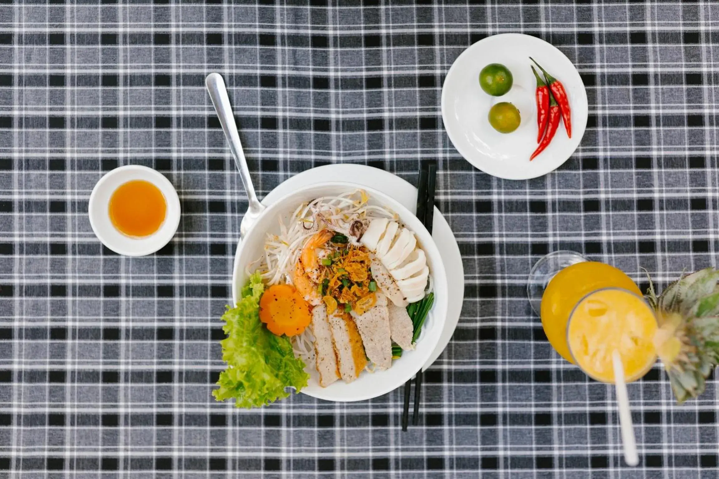 Food and drinks in Canary Bungalow Food and drinks in Canary Bungalow