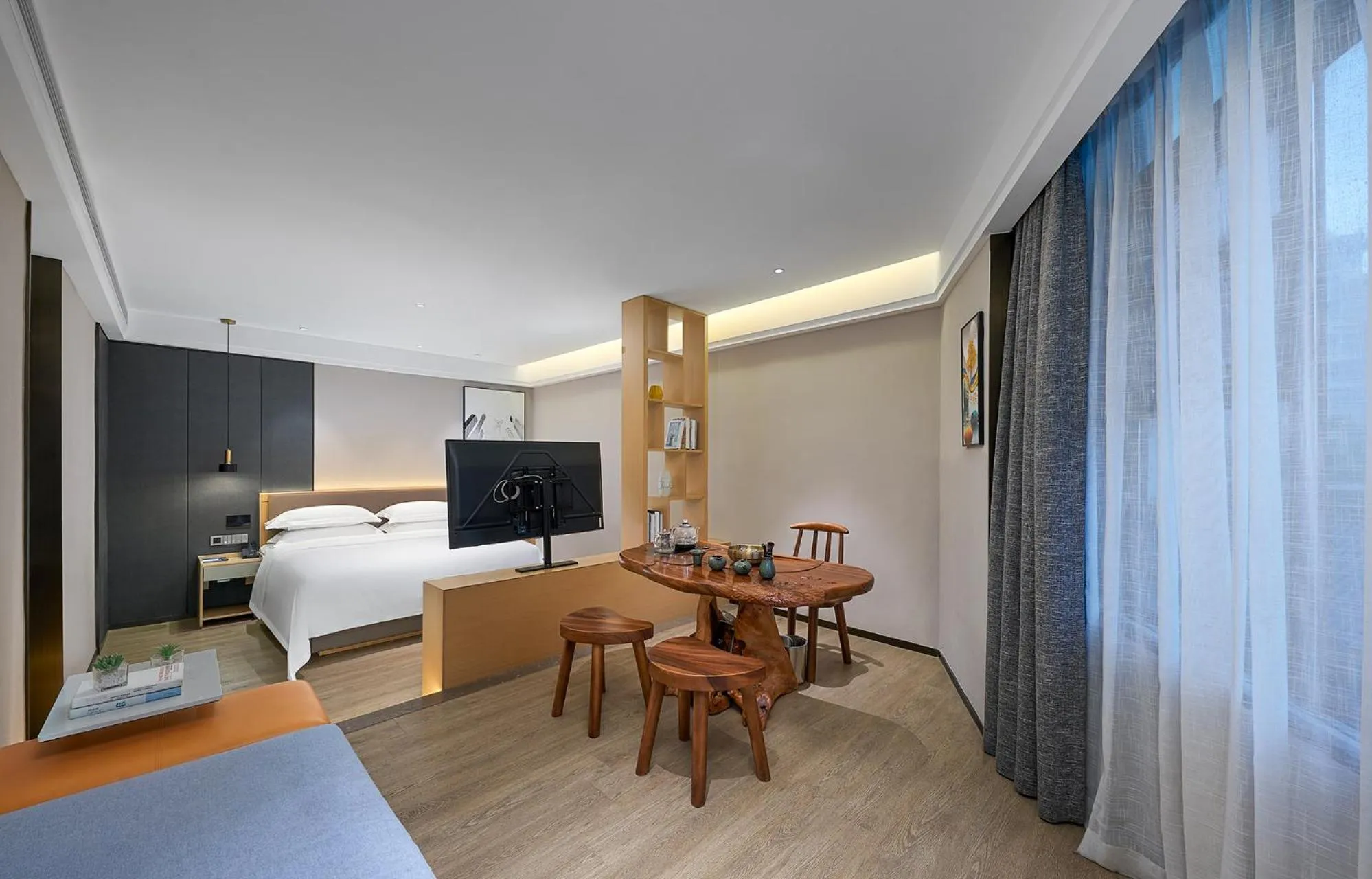 Living room, Bed in Fengyue Light Shang Hotel Guangzhou Baiyun Airport Store