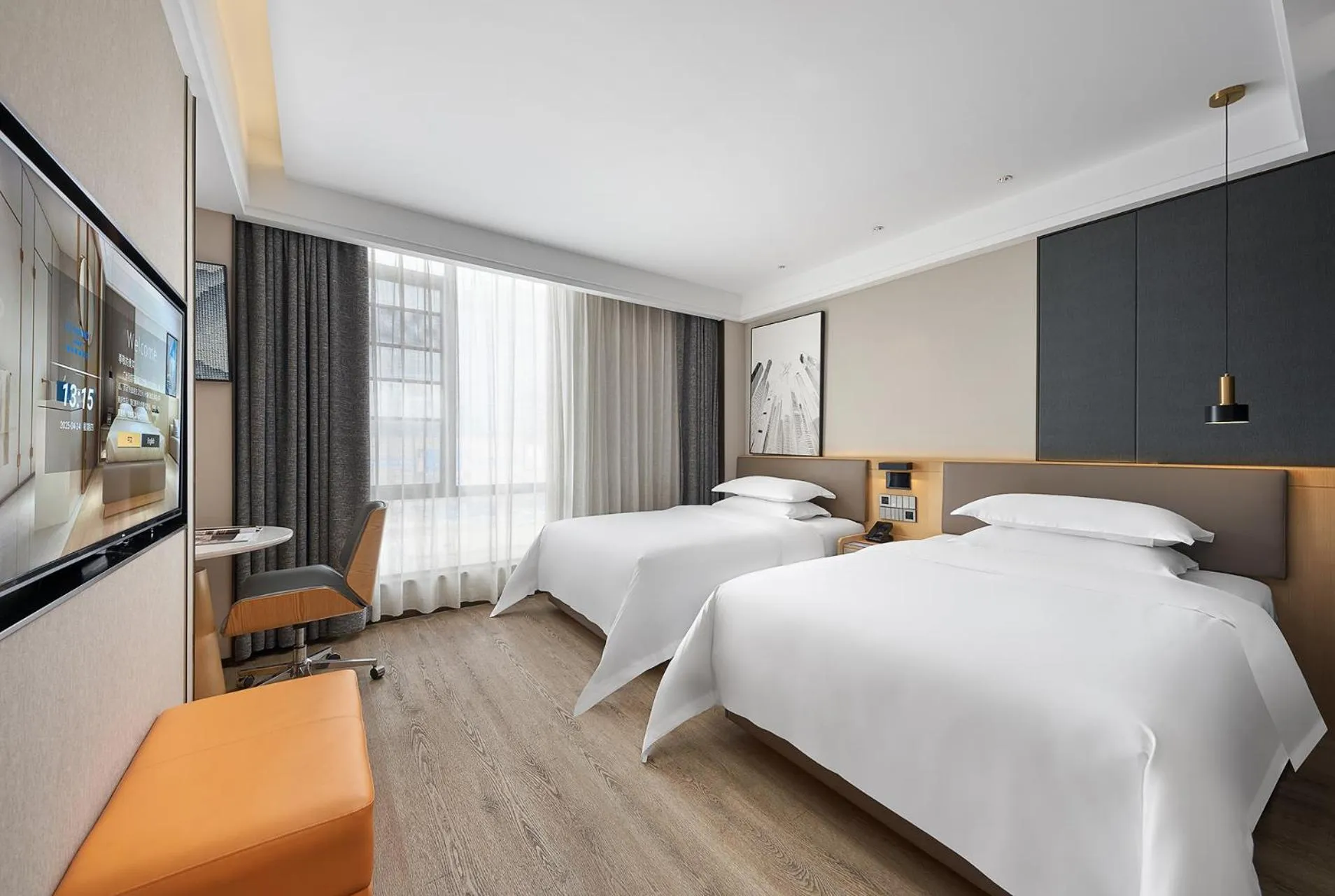 Photo of the whole room, Bed in Fengyue Light Shang Hotel Guangzhou Baiyun Airport Store