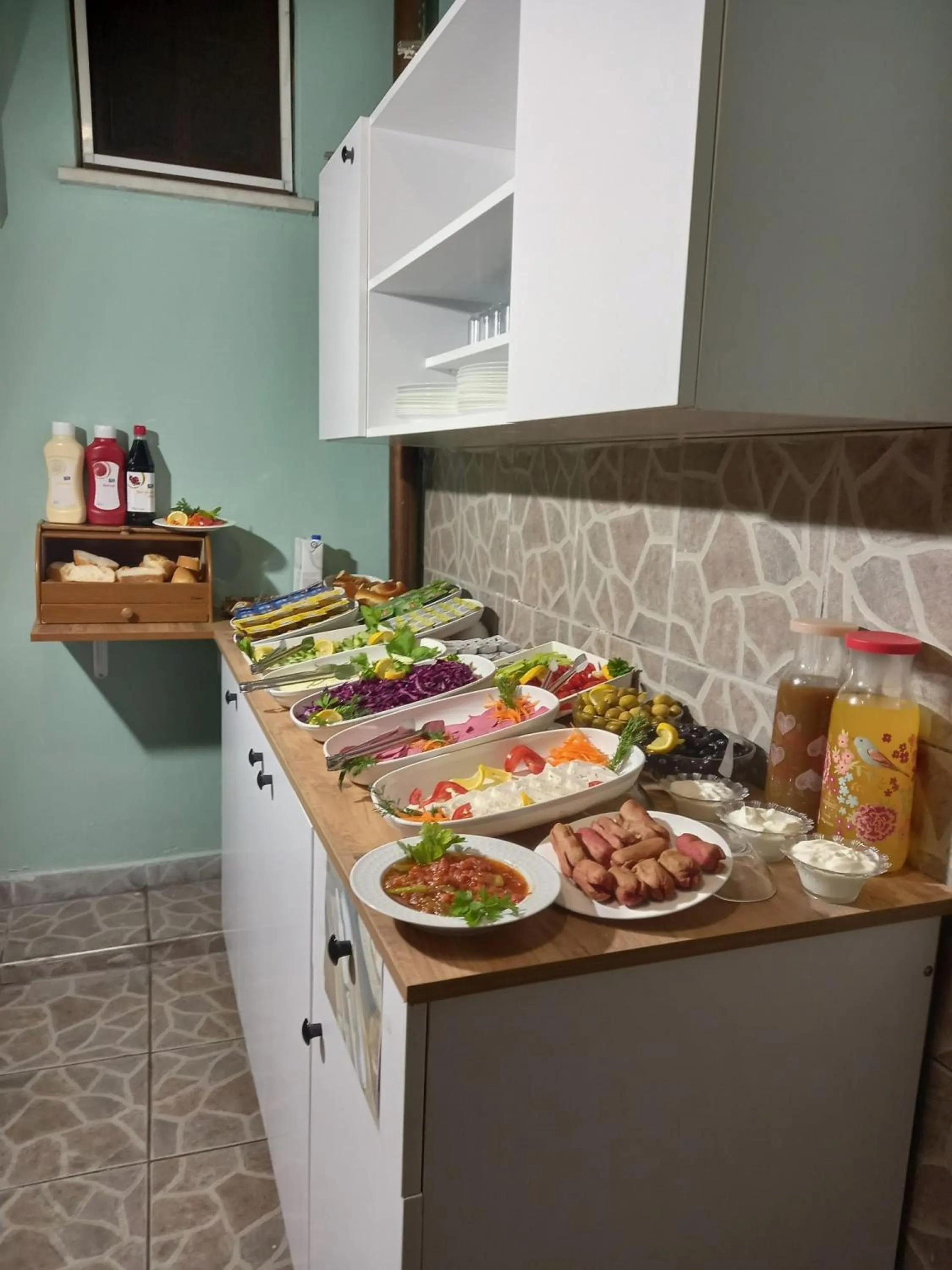 Breakfast in Emirhan Hotel, Sultanahmet