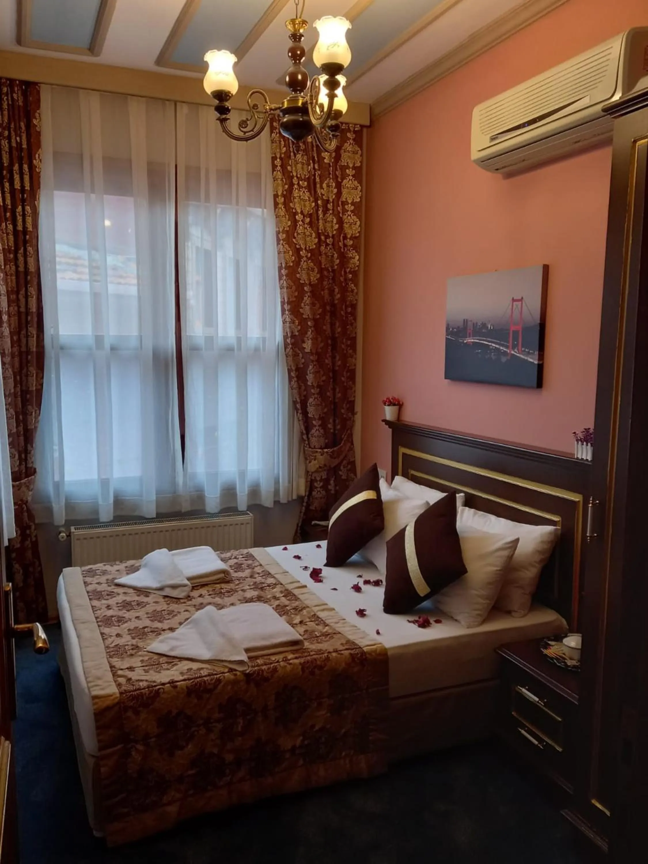 Bedroom, Bed in Emirhan Hotel, Sultanahmet