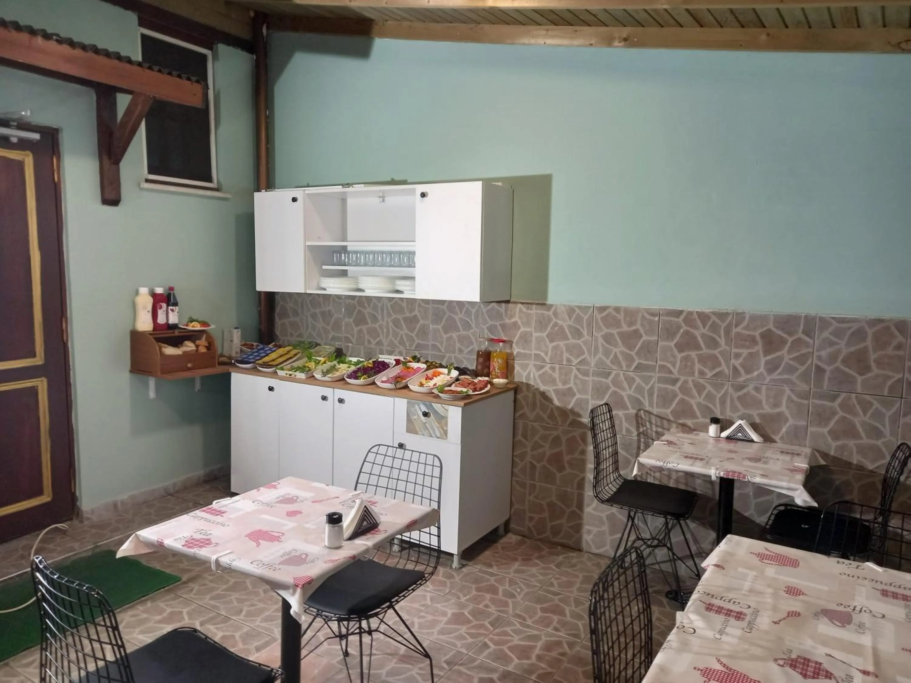 Breakfast in Emirhan Hotel, Sultanahmet