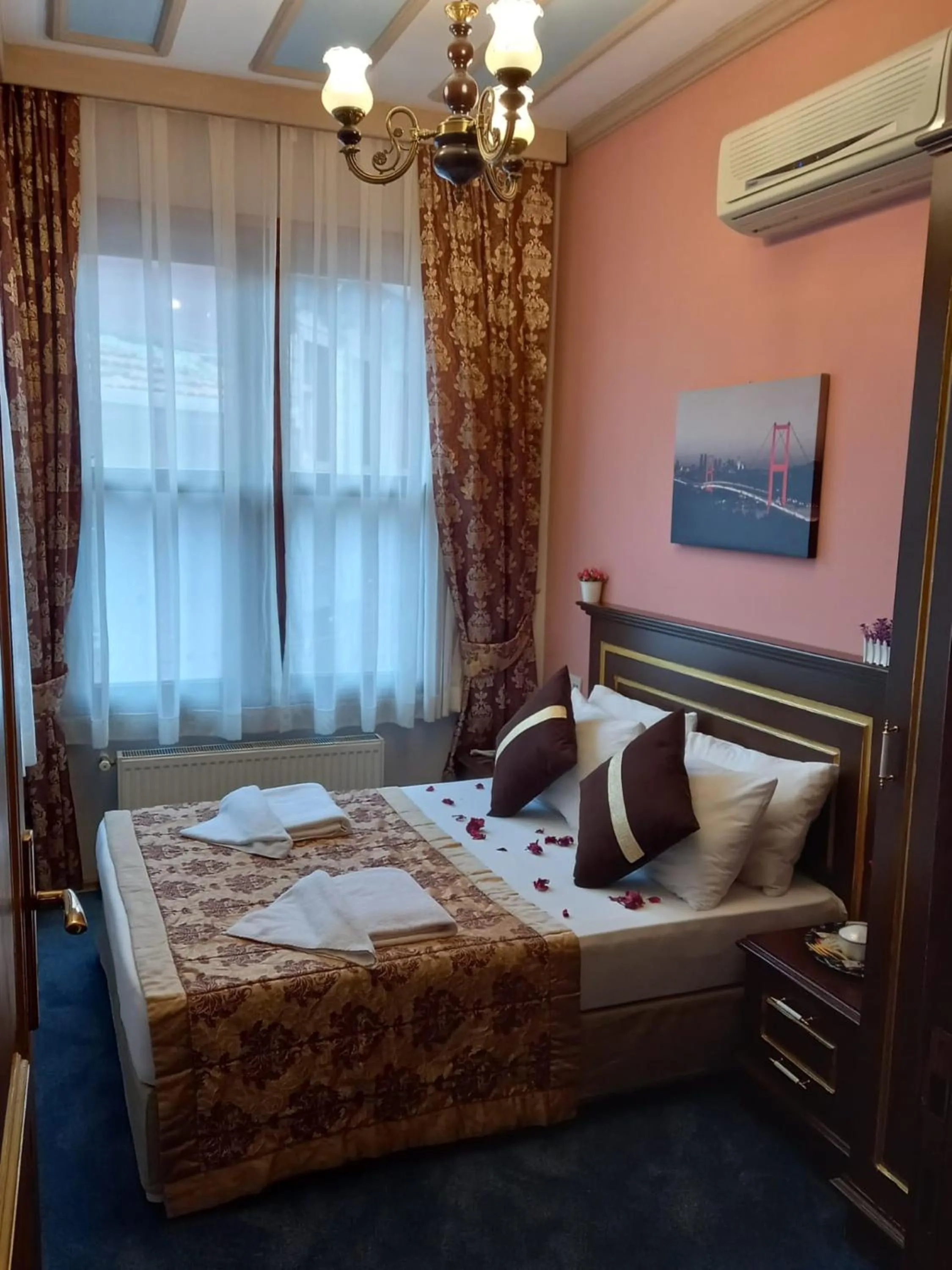 Bedroom, Bed in Emirhan Hotel, Sultanahmet