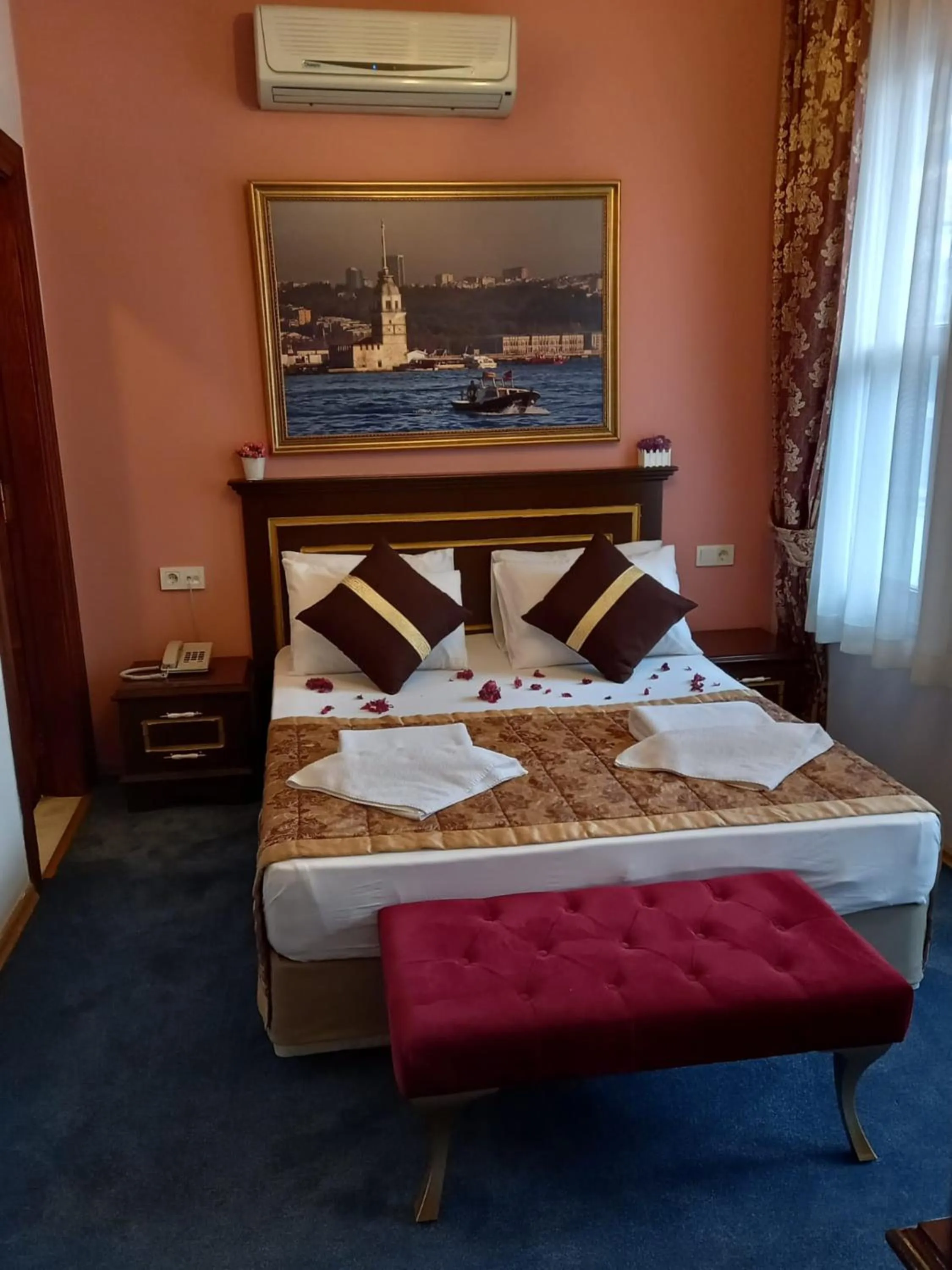 Bedroom, Bed in Emirhan Hotel, Sultanahmet