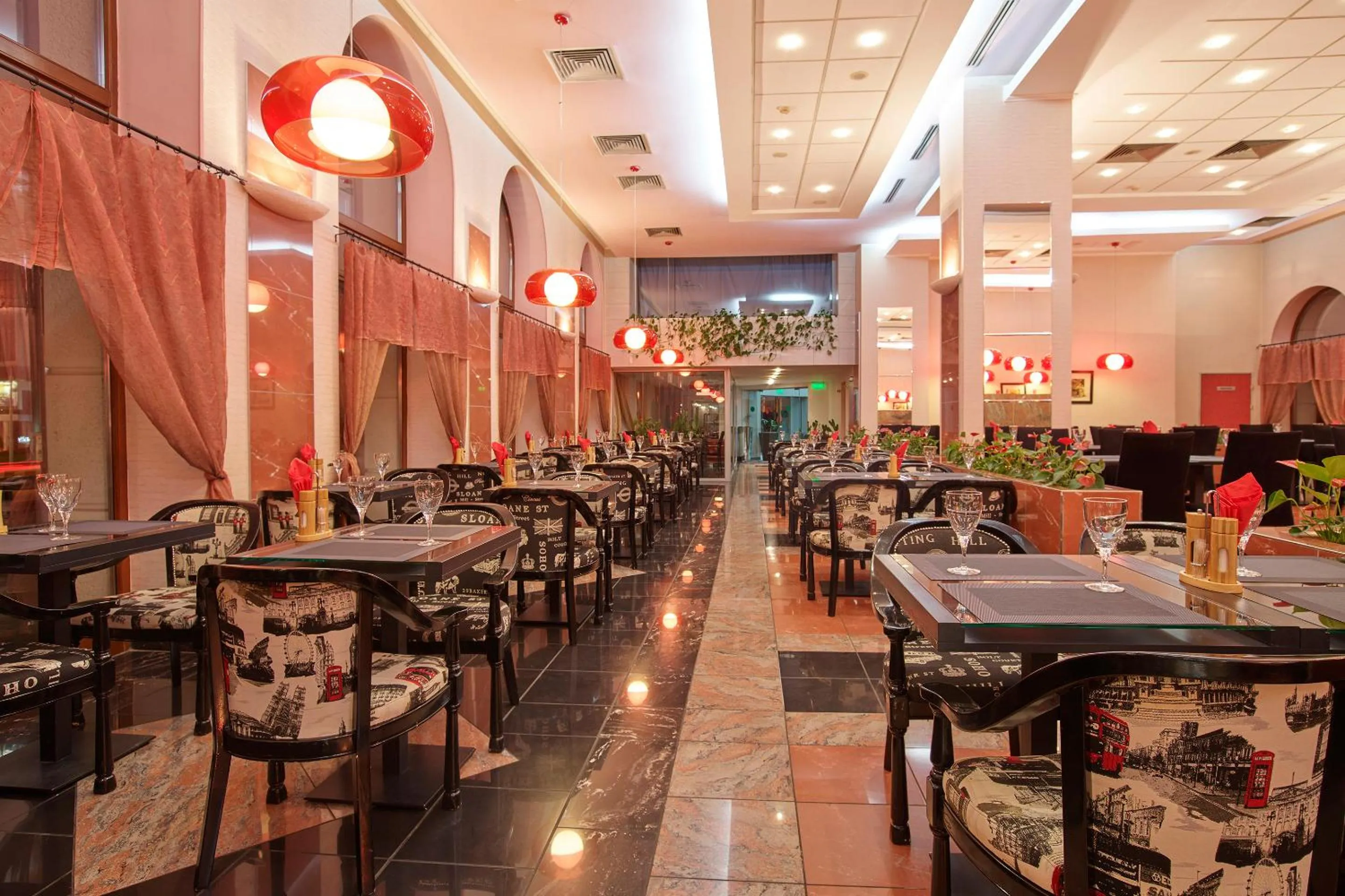 Restaurant/places to eat in Continental Forum Sibiu