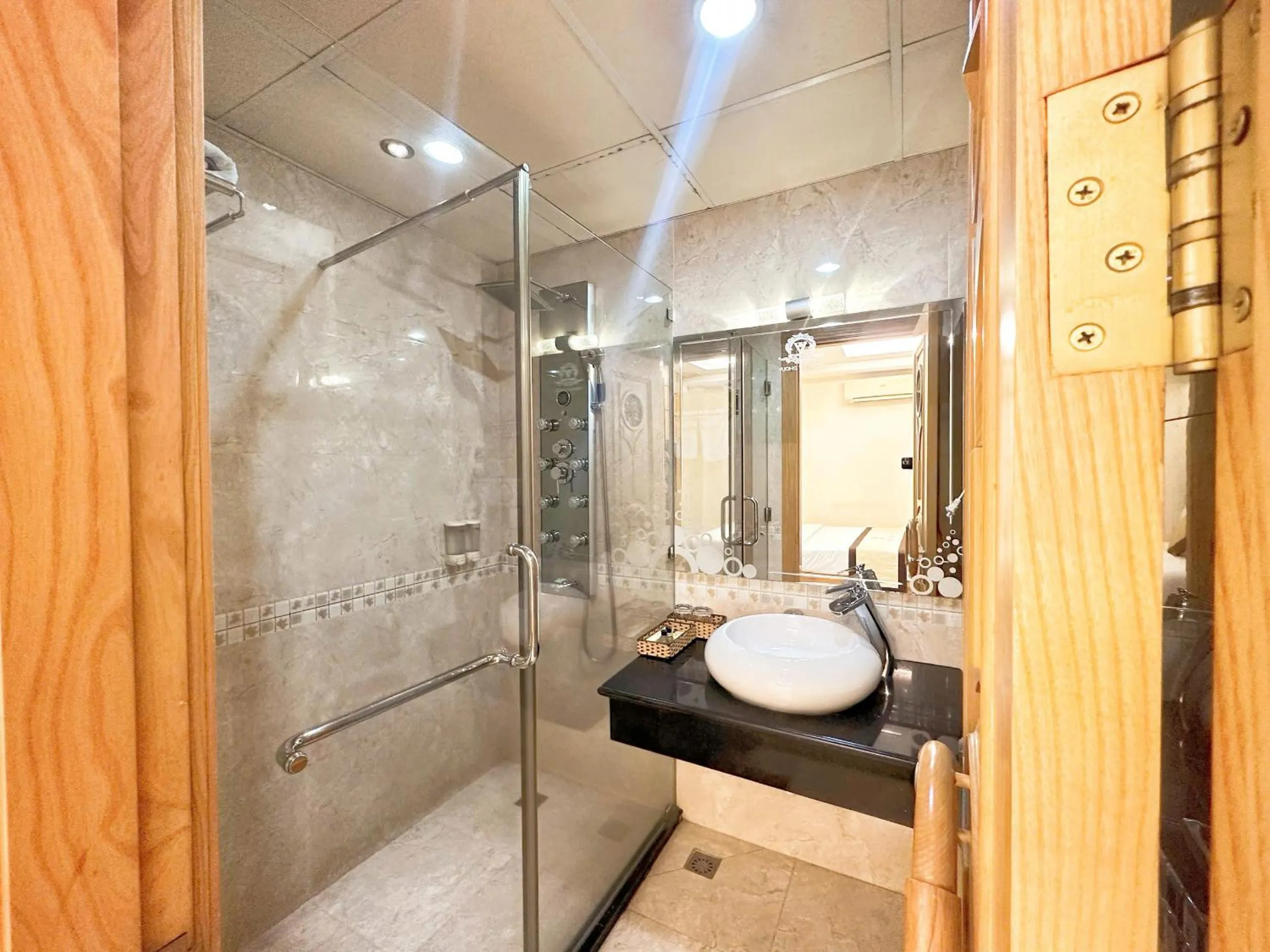 Toilet in Vuong Tai Hotel