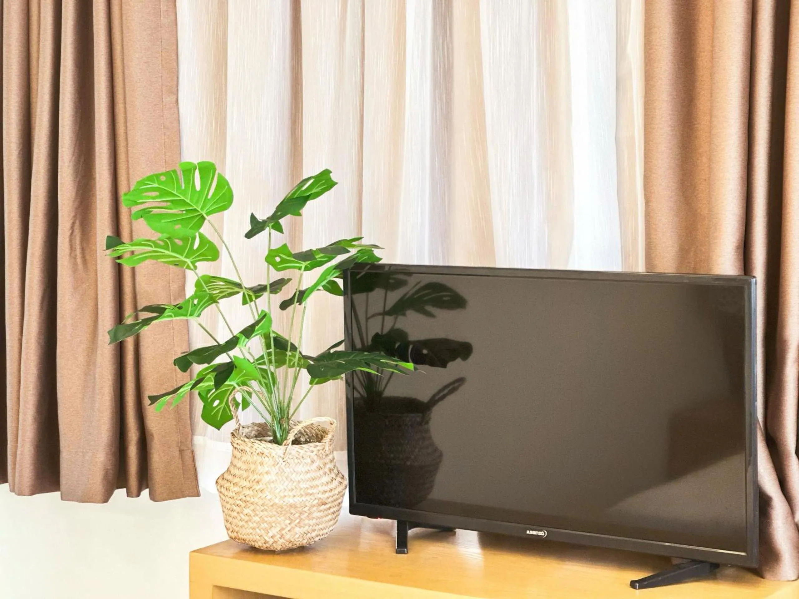 Evening entertainment in Vuong Tai Hotel