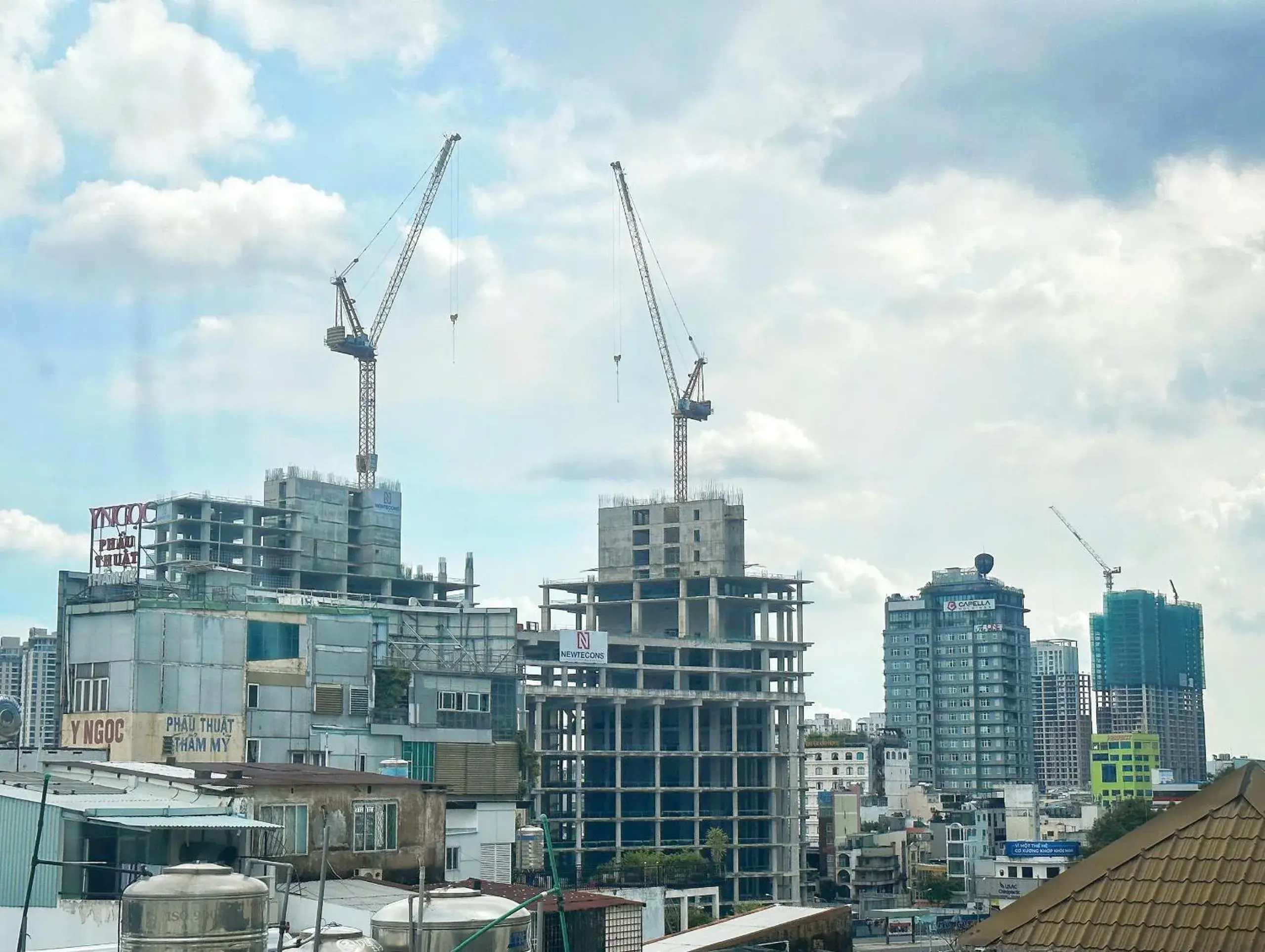 Property building in Vuong Tai Hotel Property building in Vuong Tai Hotel