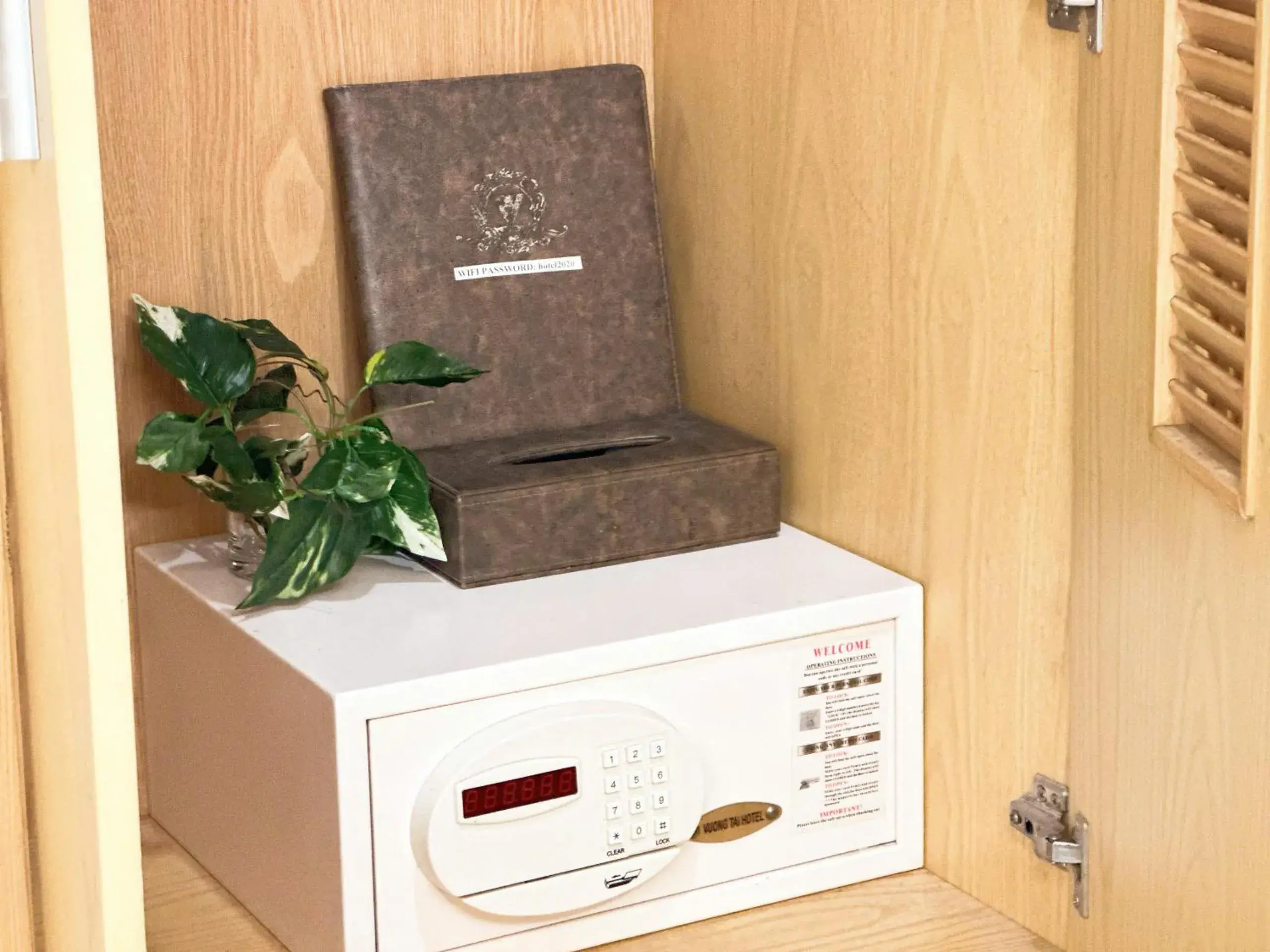 Superior Double Room in Vuong Tai Hotel Superior Double Room in Vuong Tai Hotel