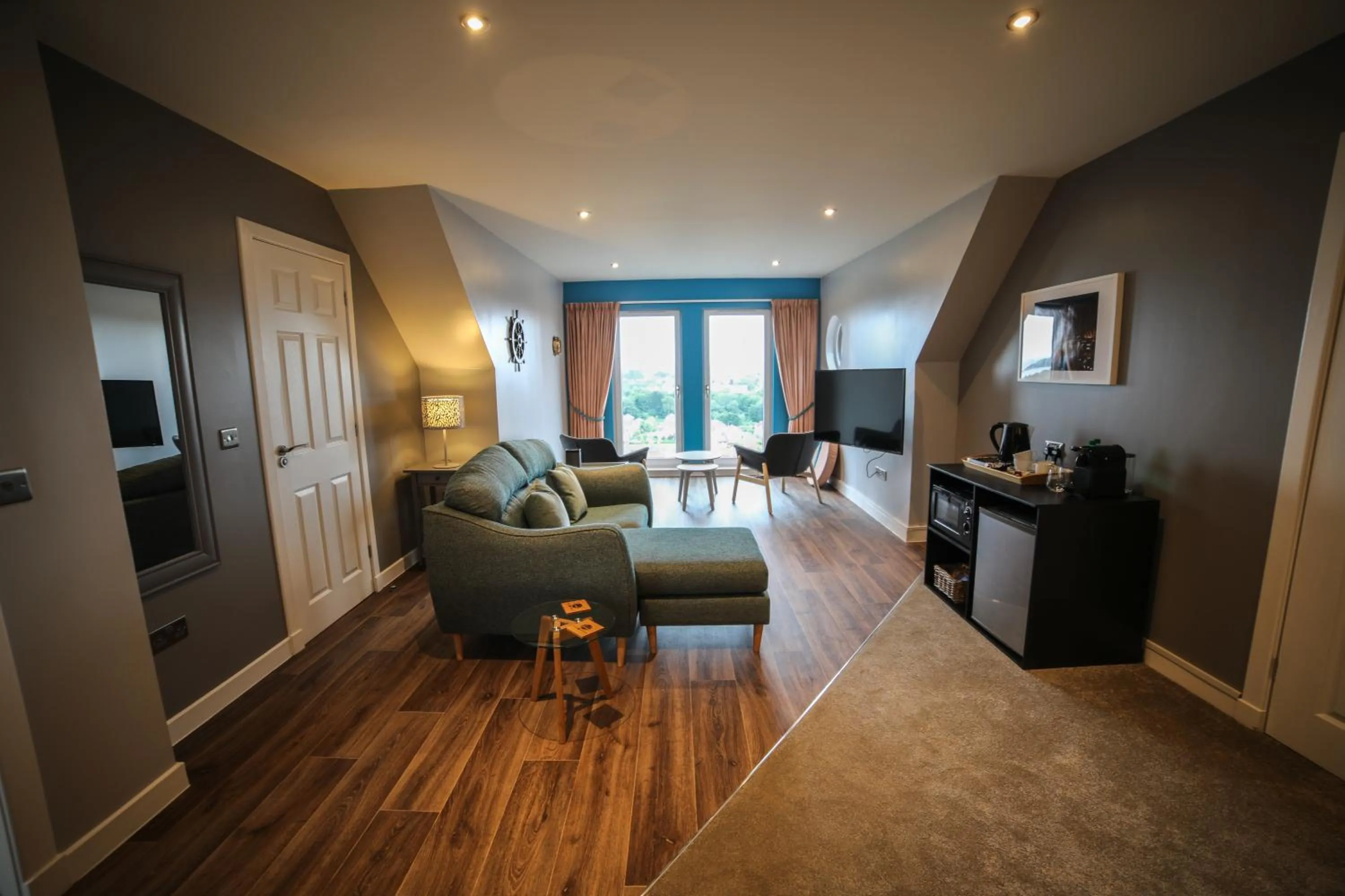 Living room in Bay and Bridge