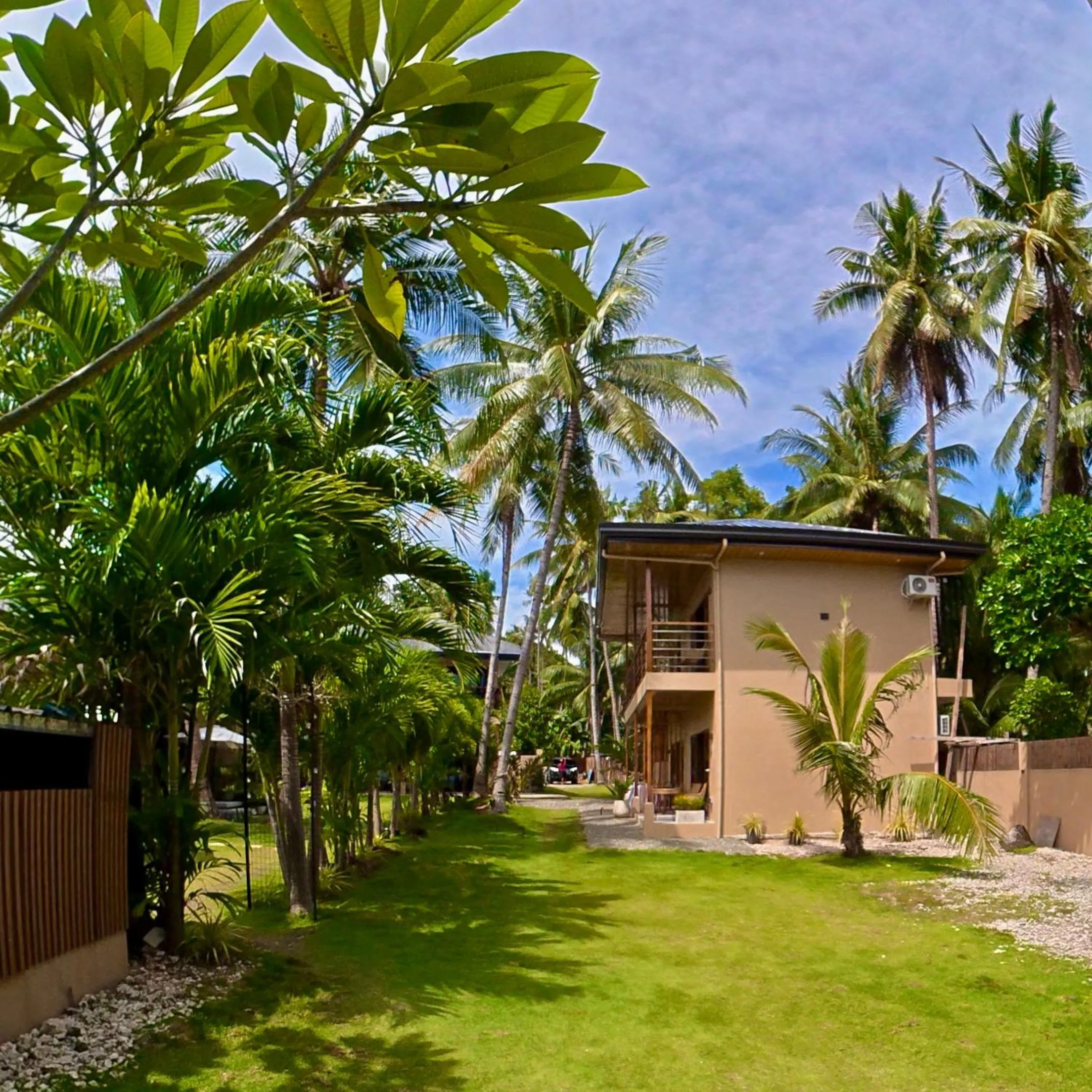 Southseas Beach Resort and Dive Center