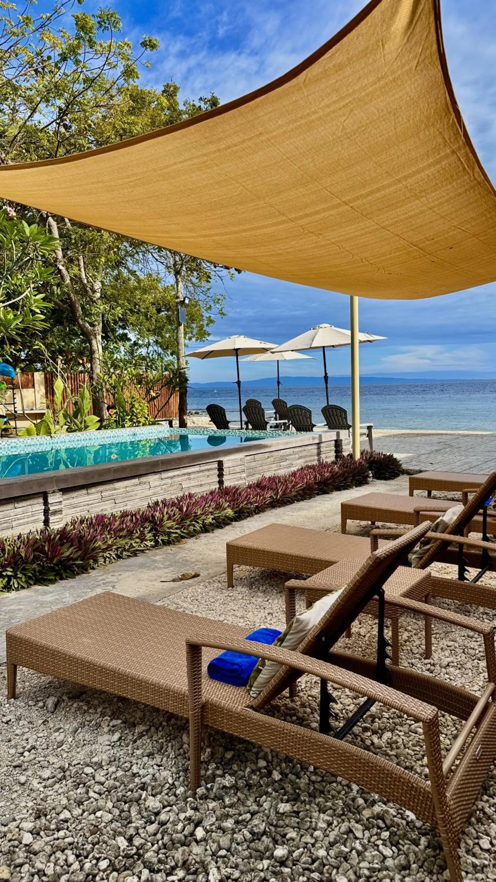 Swimming pool in Southseas Beach Resort and Dive Center