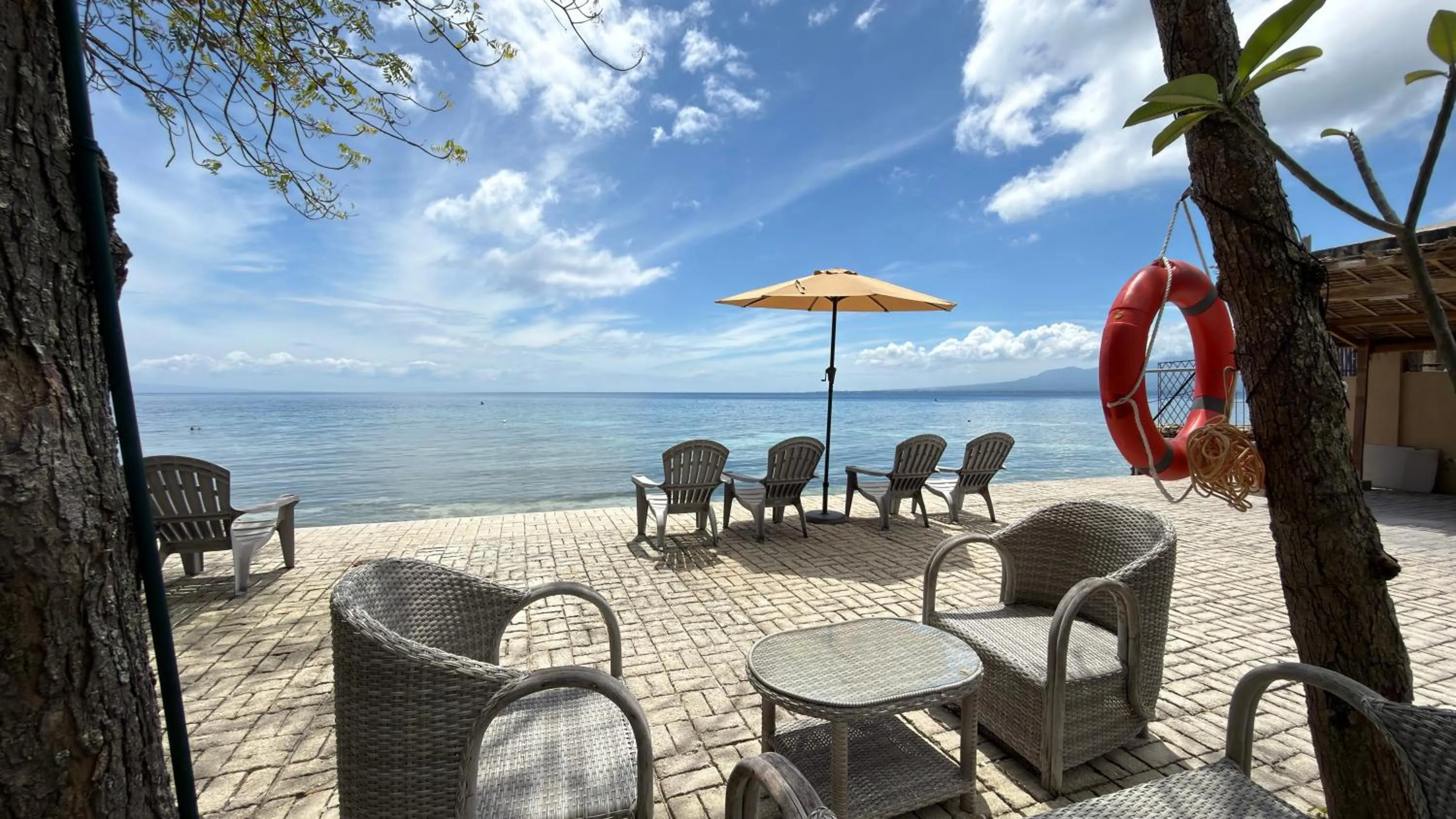 Southseas Beach Resort and Dive Center