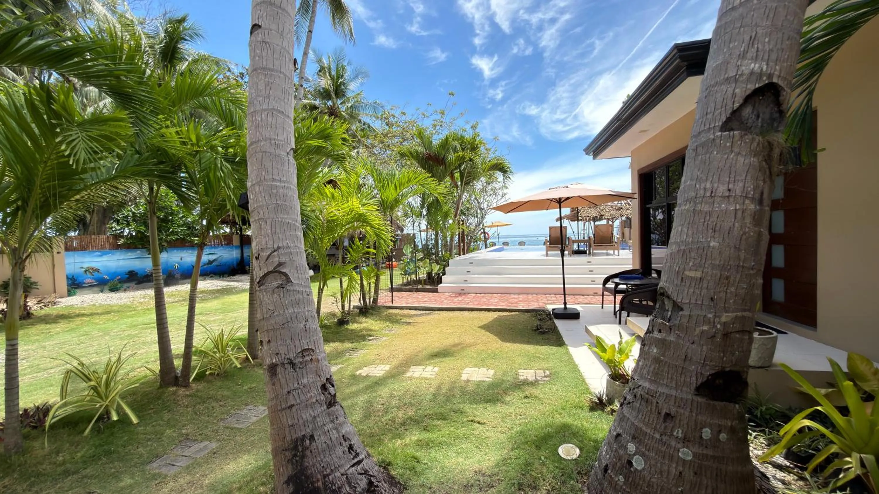 Southseas Beach Resort and Dive Center