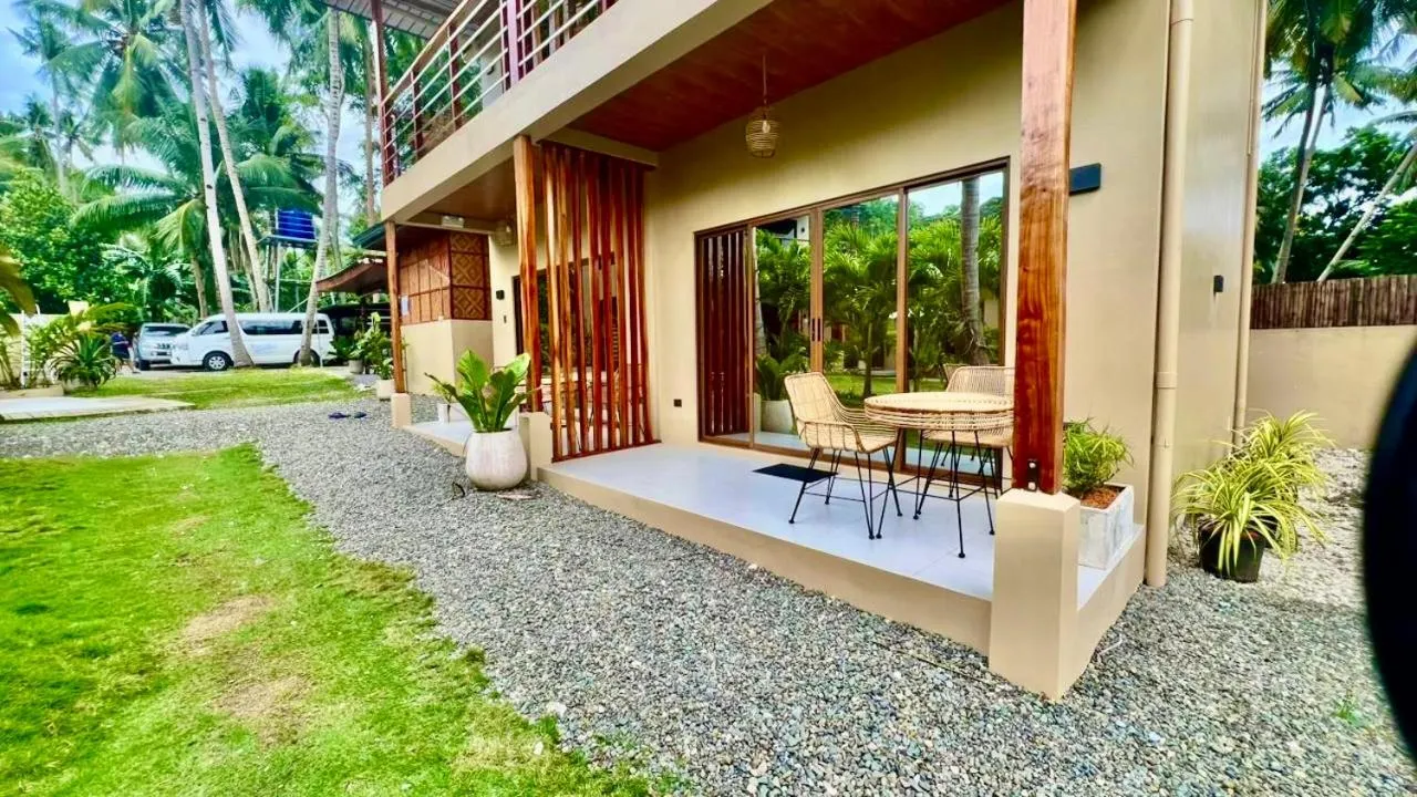 Southseas Beach Resort and Dive Center