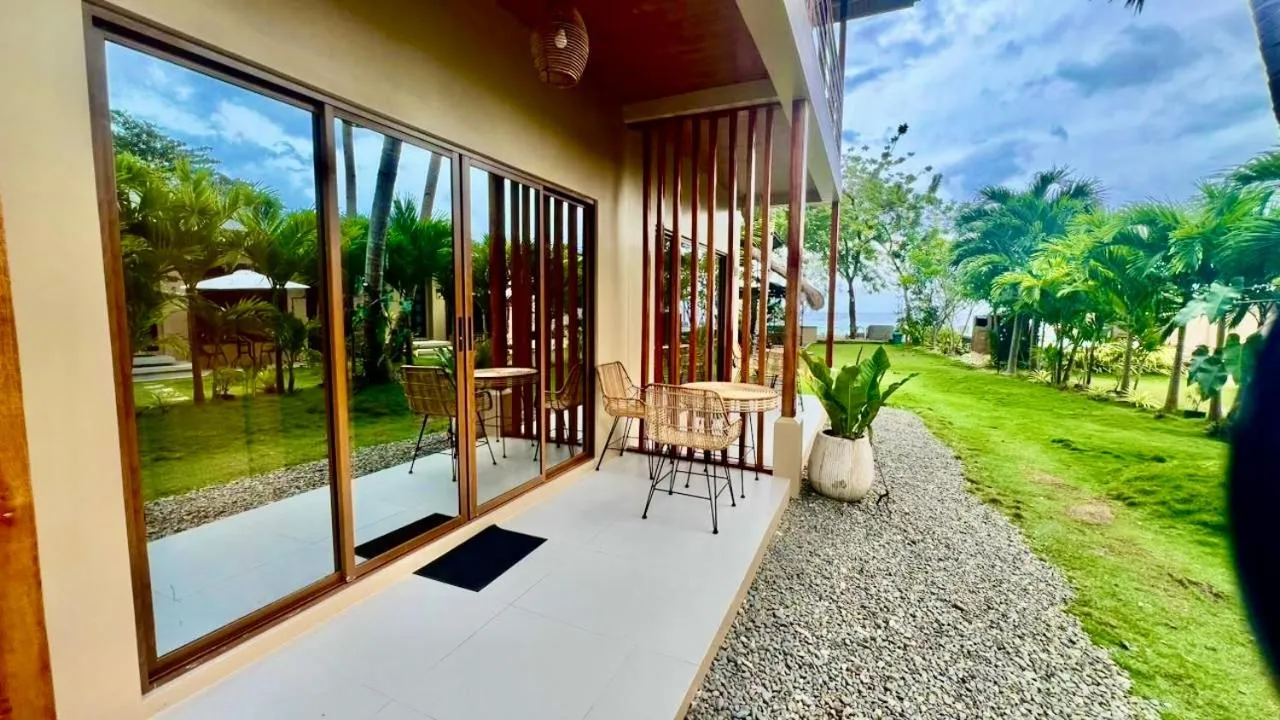 Southseas Beach Resort and Dive Center