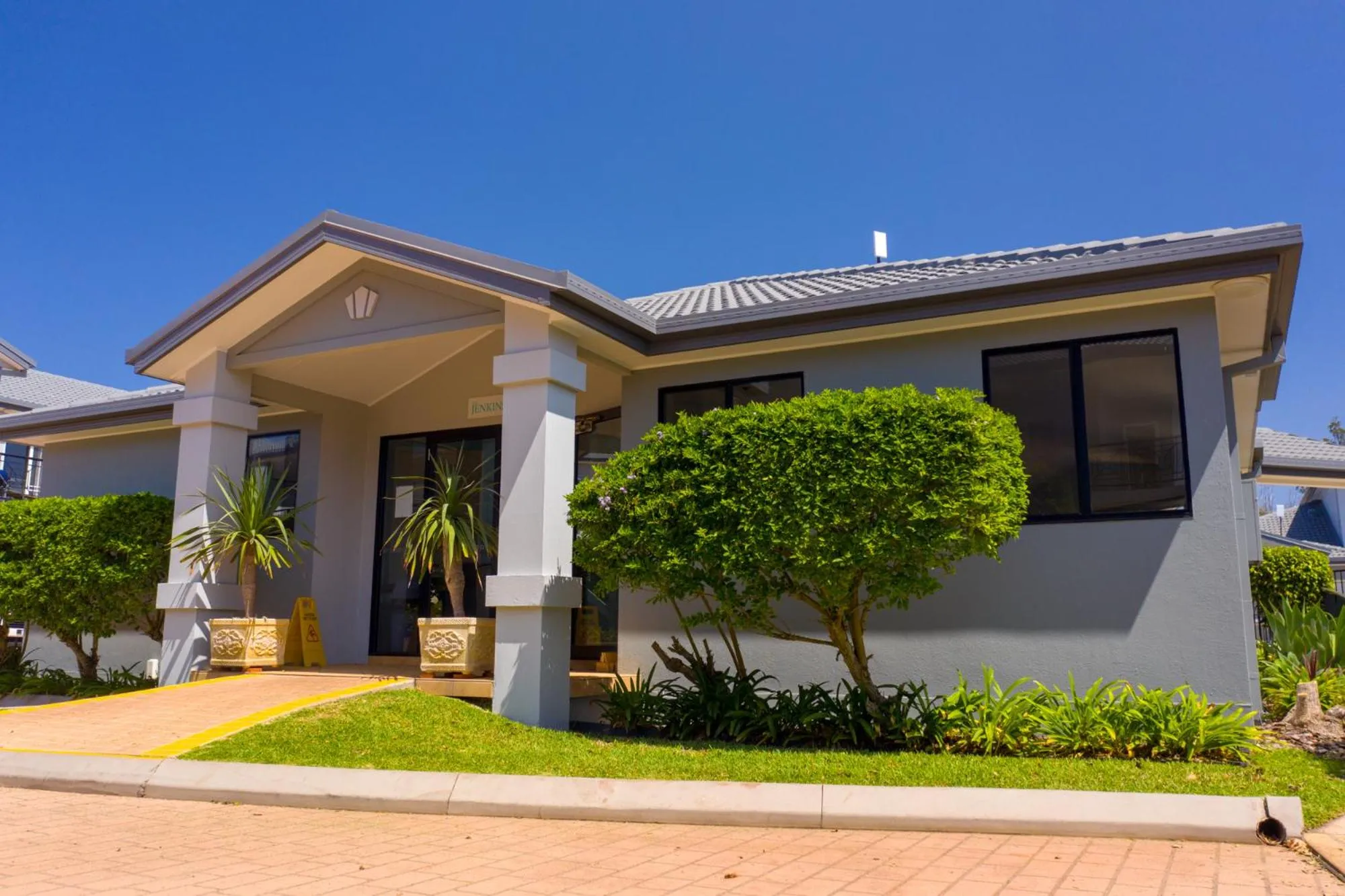 Property building in Meridian Beachside Apartments