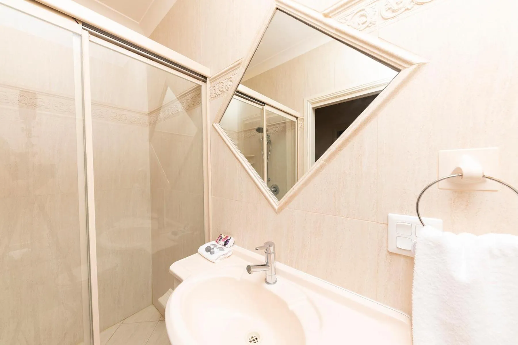 Shower in Meridian Beachside Apartments