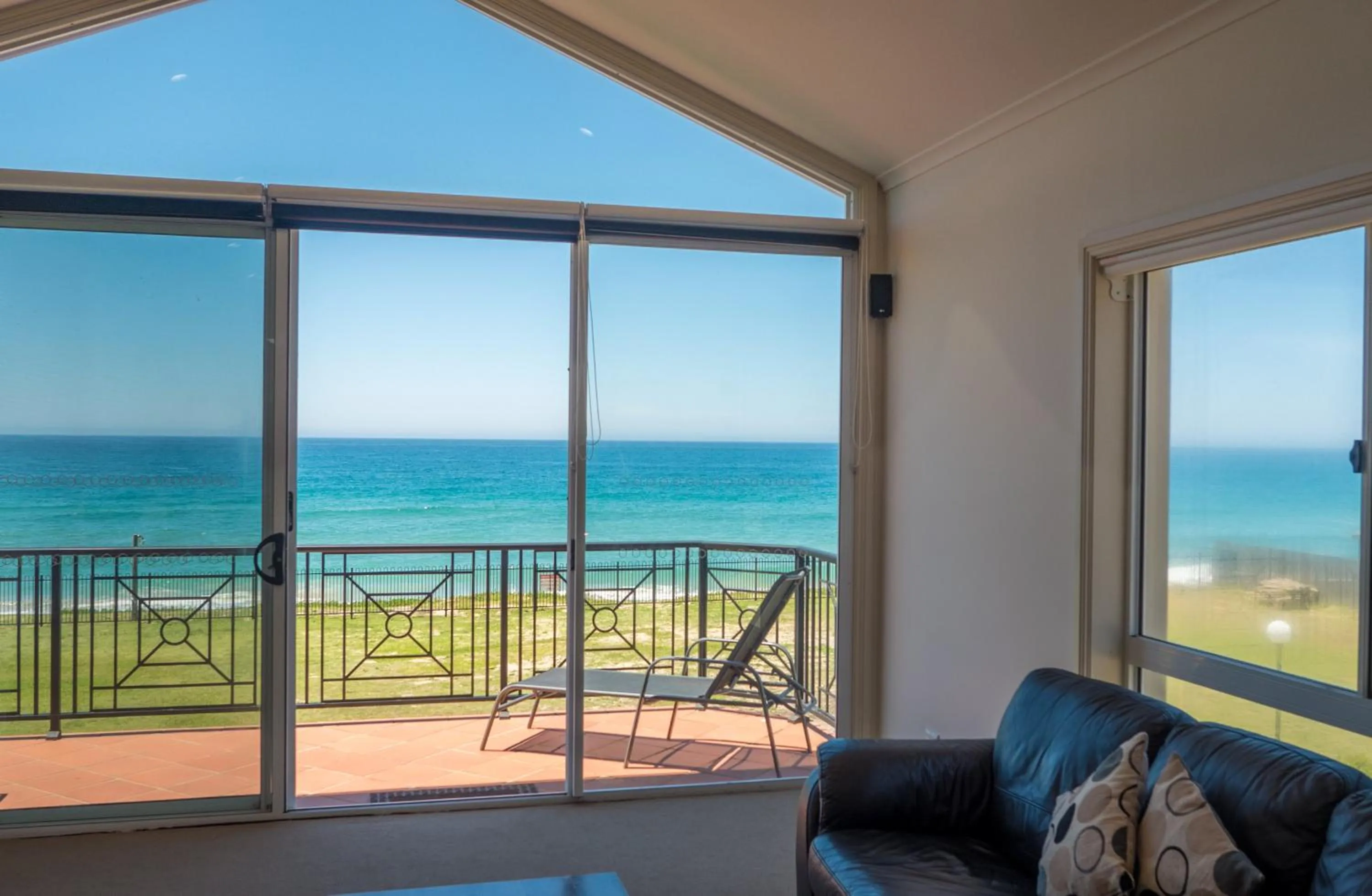 Balcony/Terrace in Meridian Beachside Apartments