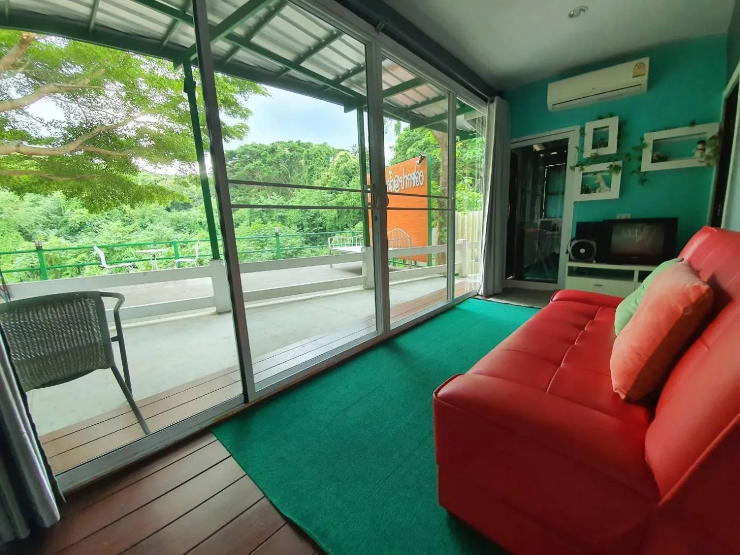 Living room in Bansuanrimnam Pakchong Resort