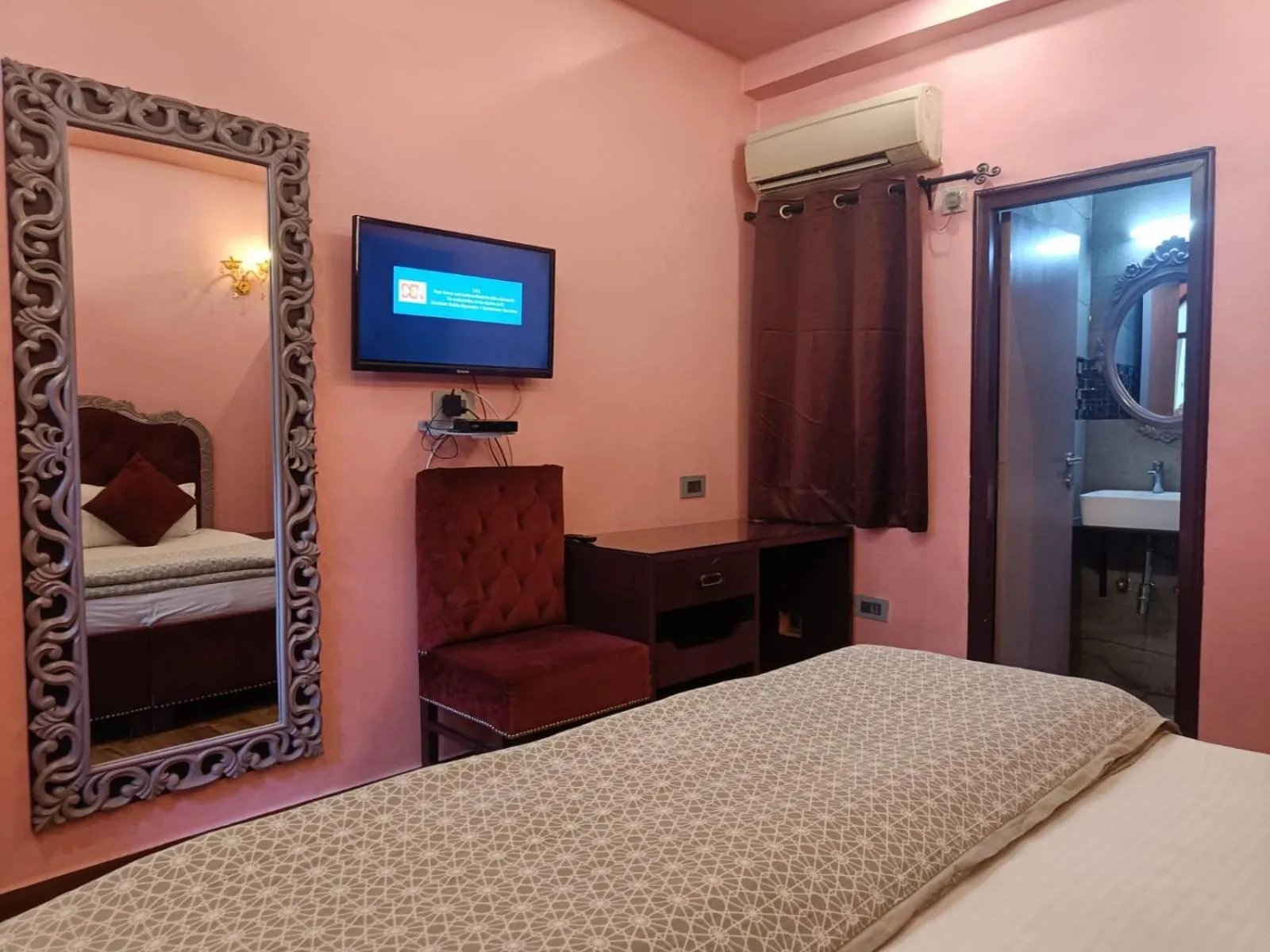 Bed in Maya Hotel & Restaurant