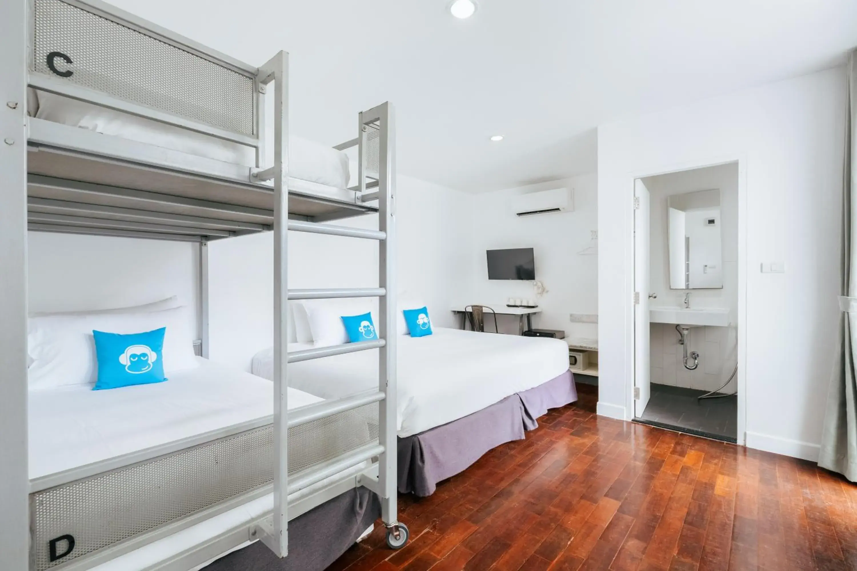 Bed in Blu Monkey Bed & Breakfast Phuket Bed in Blu Monkey Bed & Breakfast Phuket