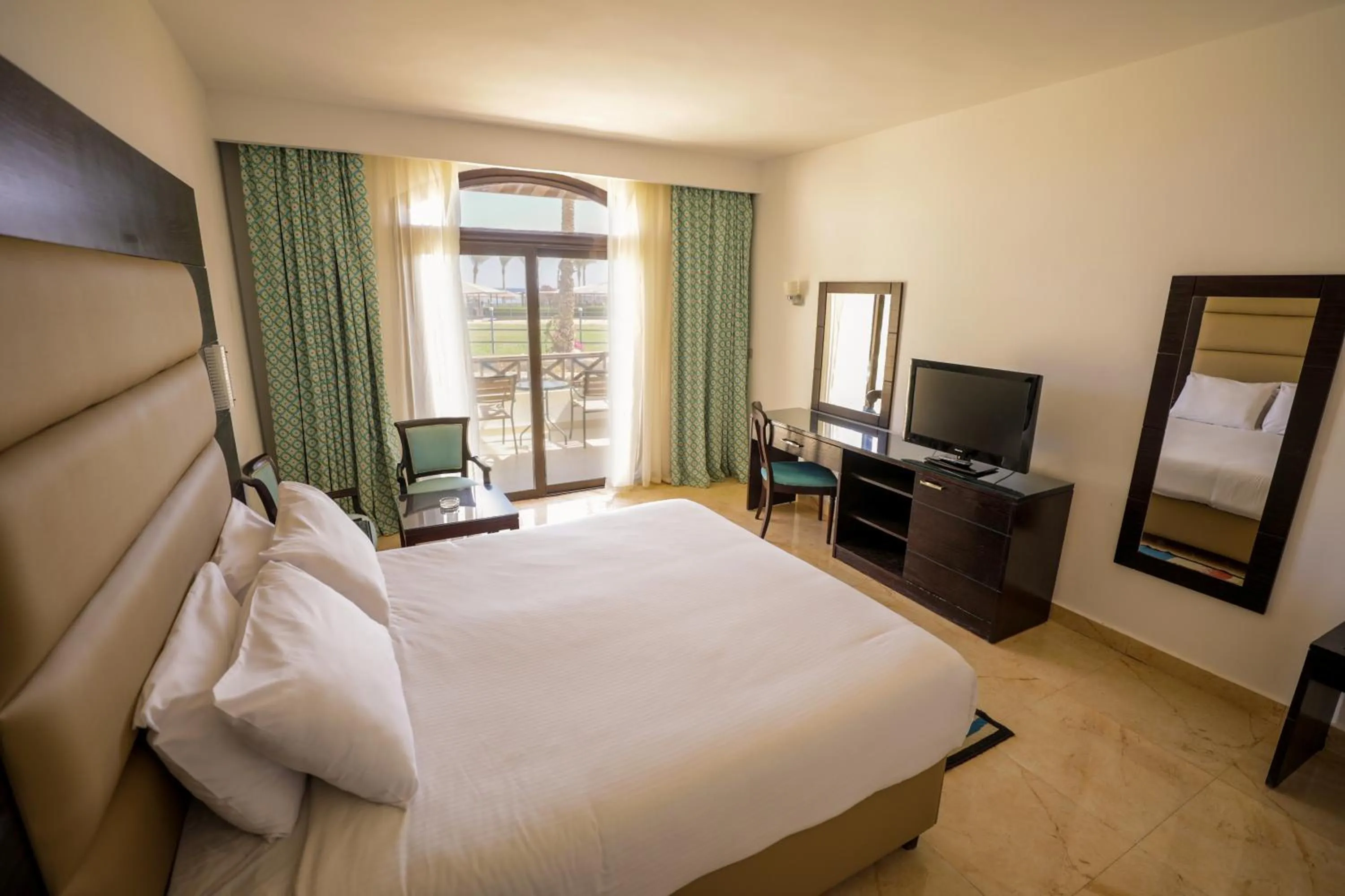 Bedroom, Bed in Blend Elphistone Resort Marsa Alam