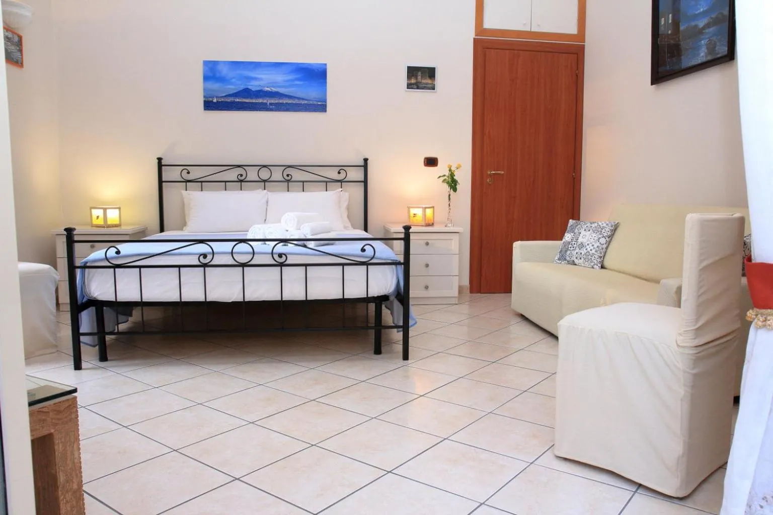 B&B MITILINI Central Station