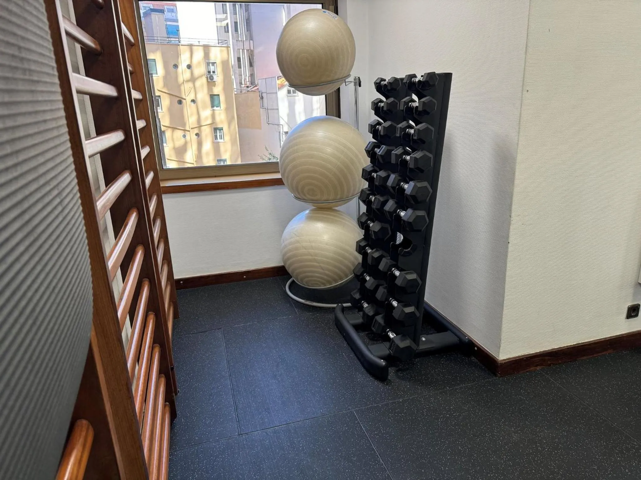 Fitness centre/facilities in Holiday Inn Lisbon-Continental by IHG